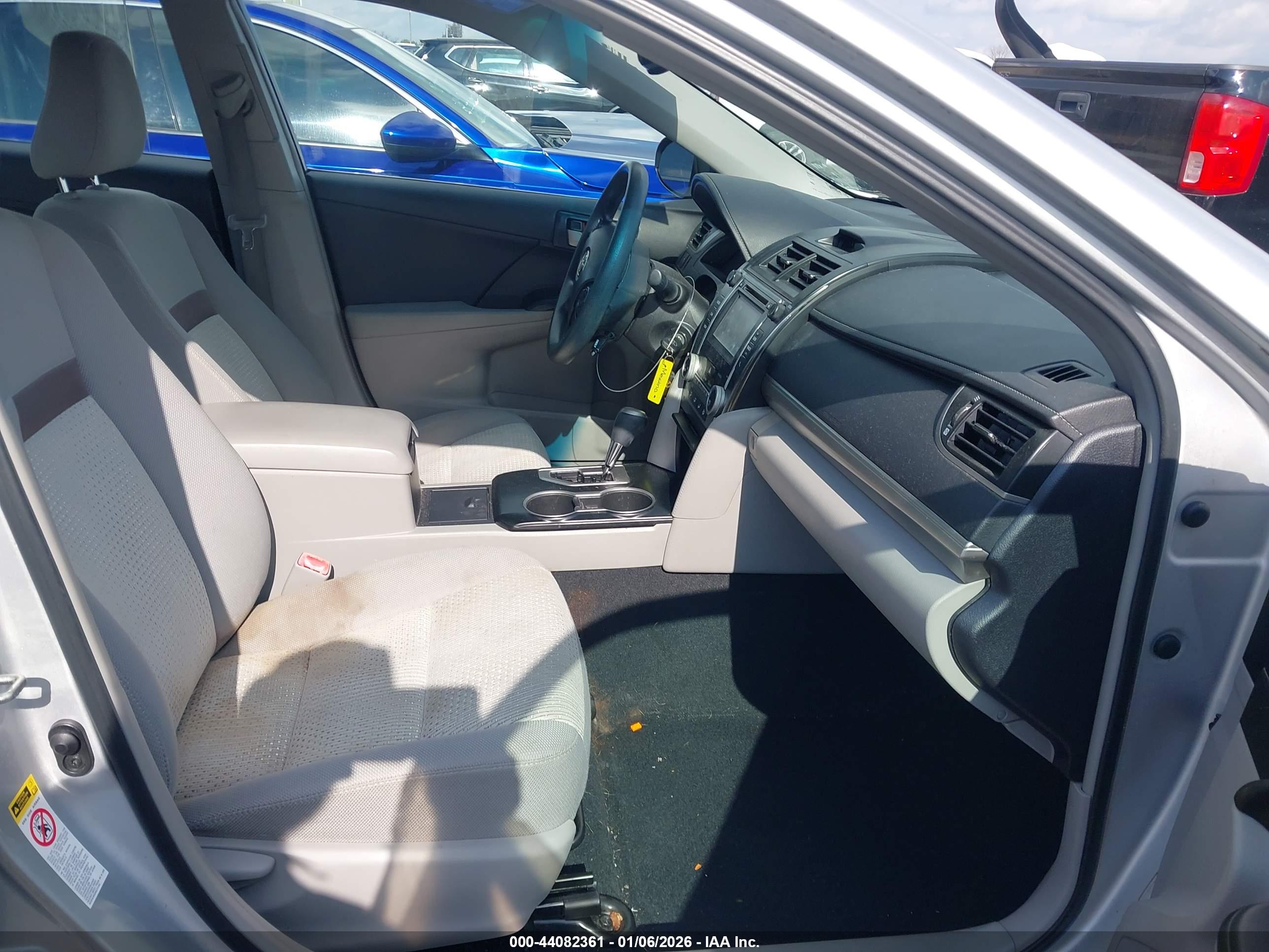 TOYOTA CAMRY image 5
