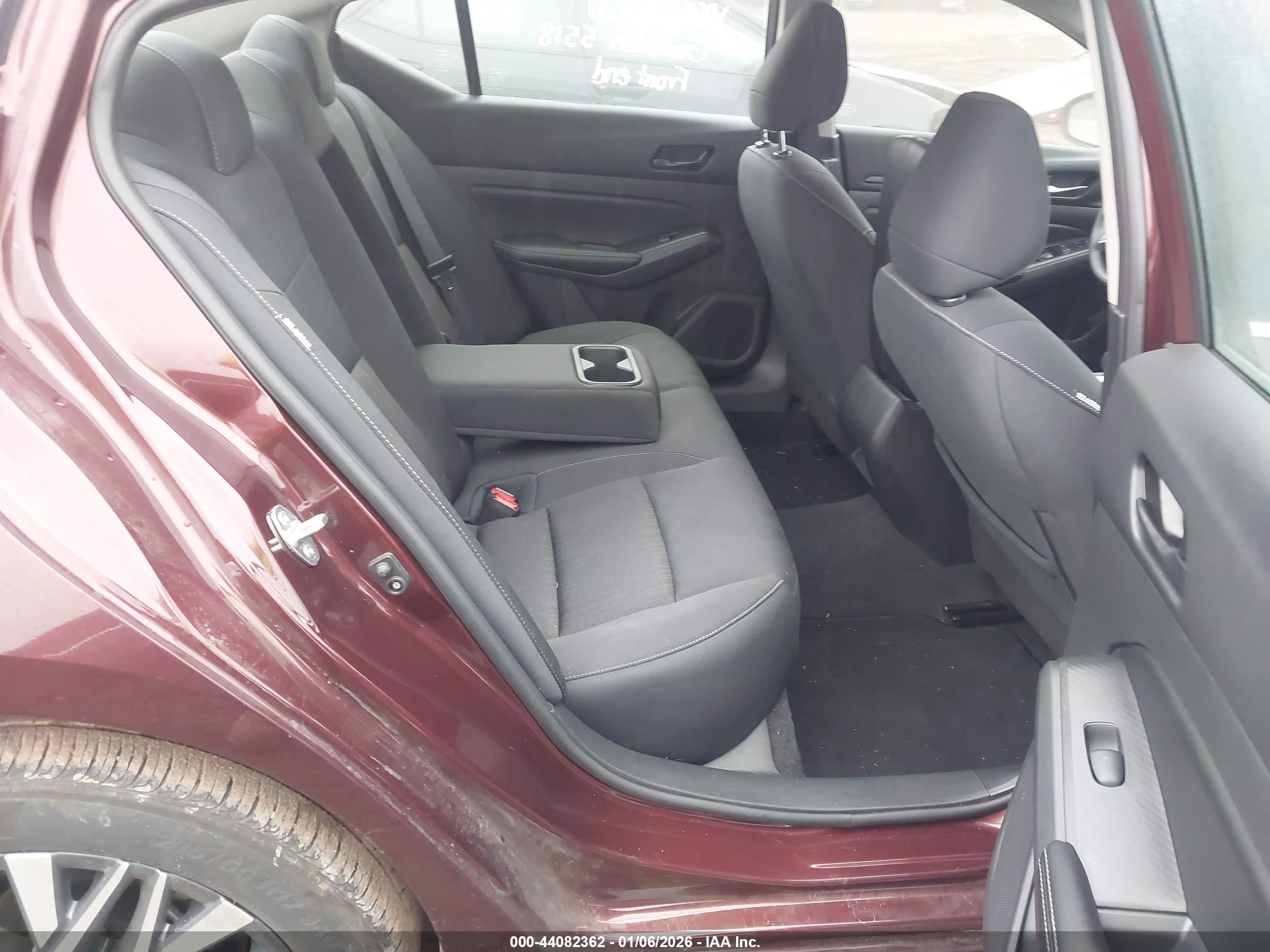 NISSAN ALTIMA image 8