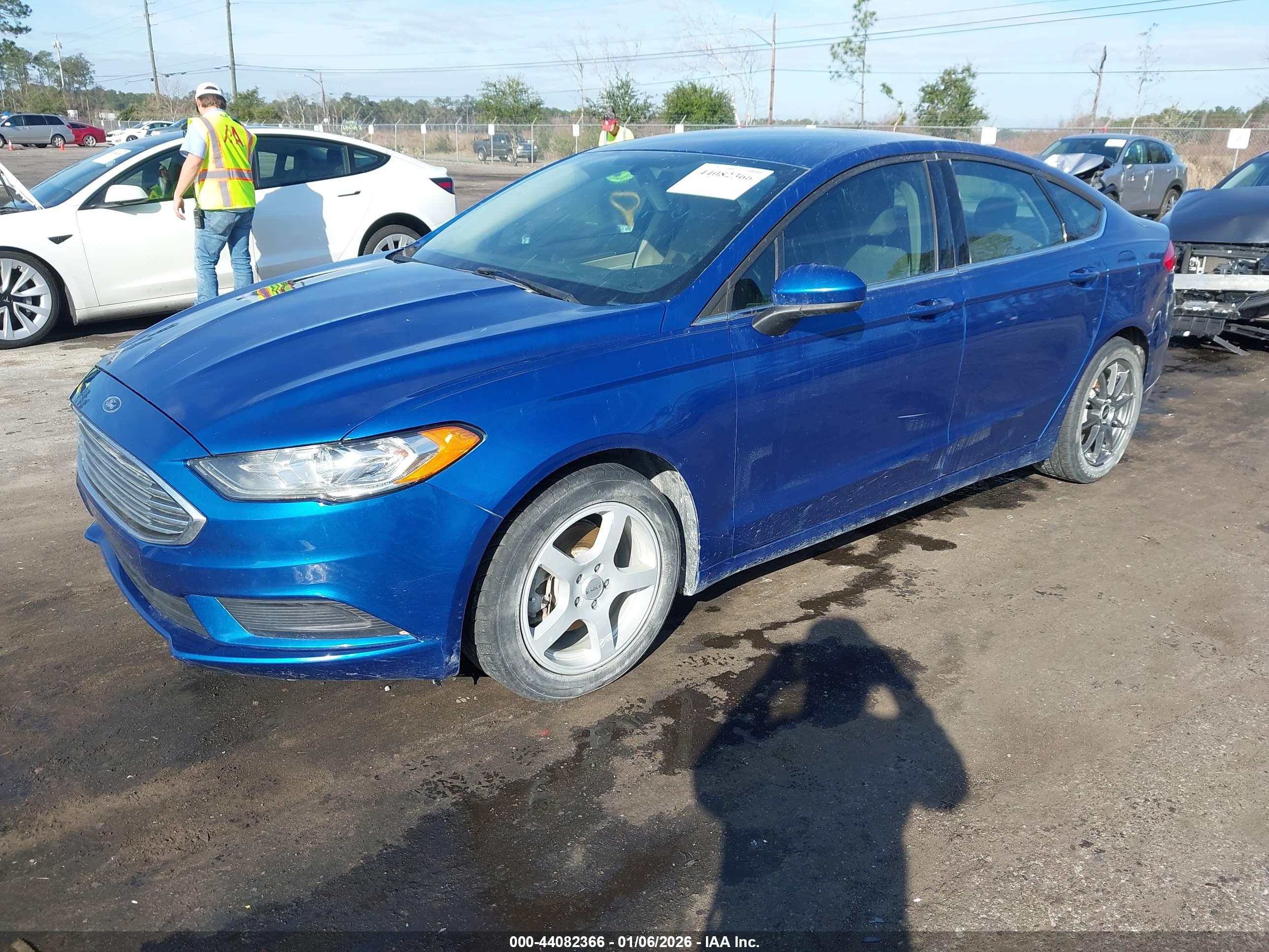 FORD FUSION image 2