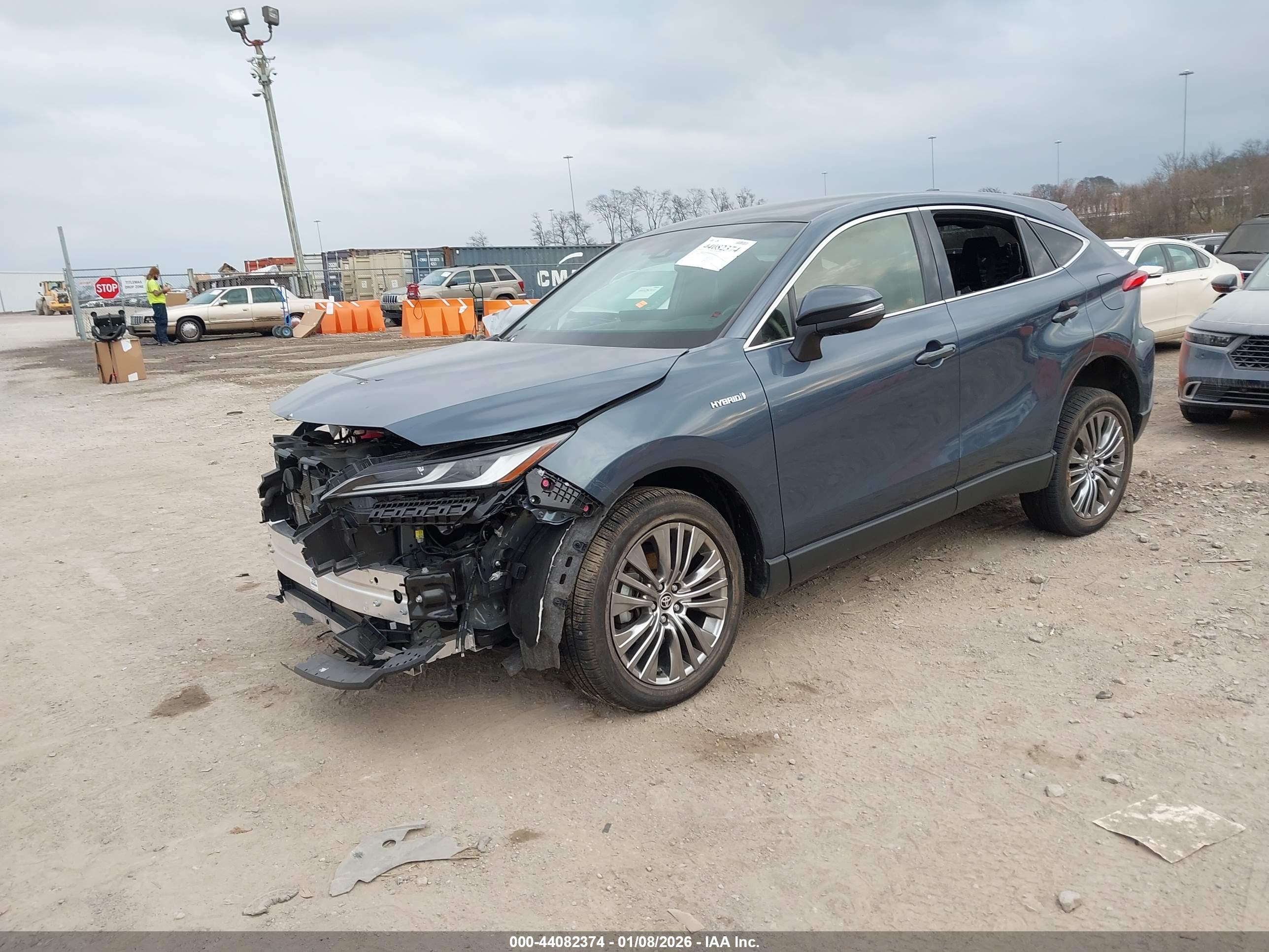 TOYOTA VENZA image 2