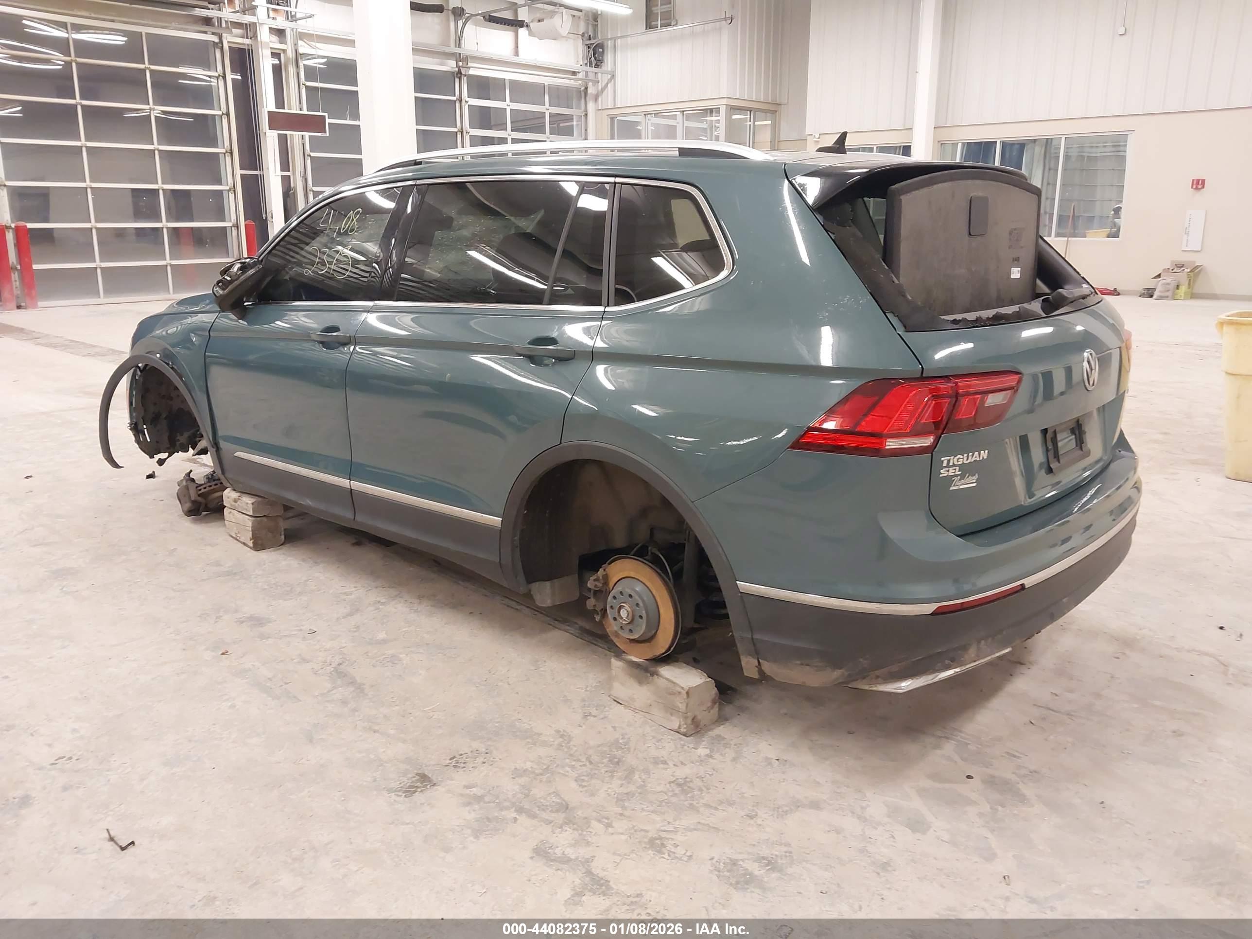 VOLKSWAGEN TIGUAN image 3