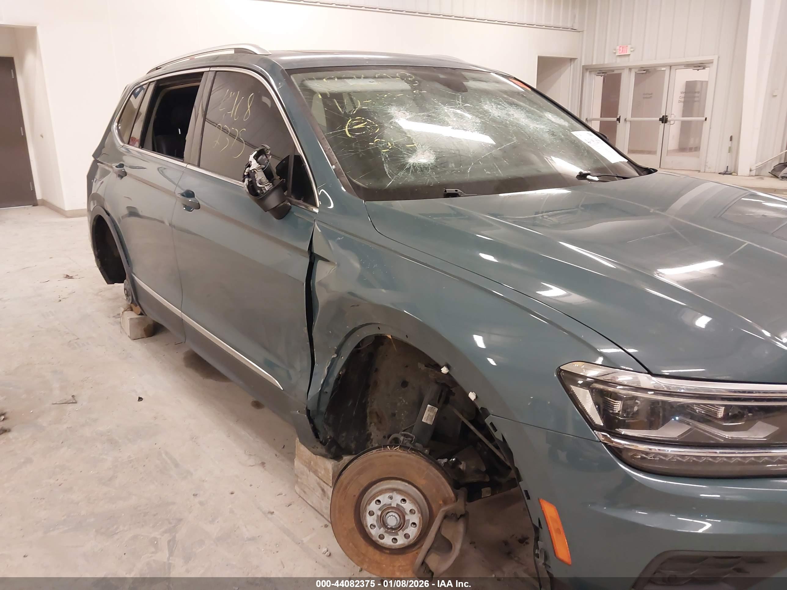 VOLKSWAGEN TIGUAN image 6
