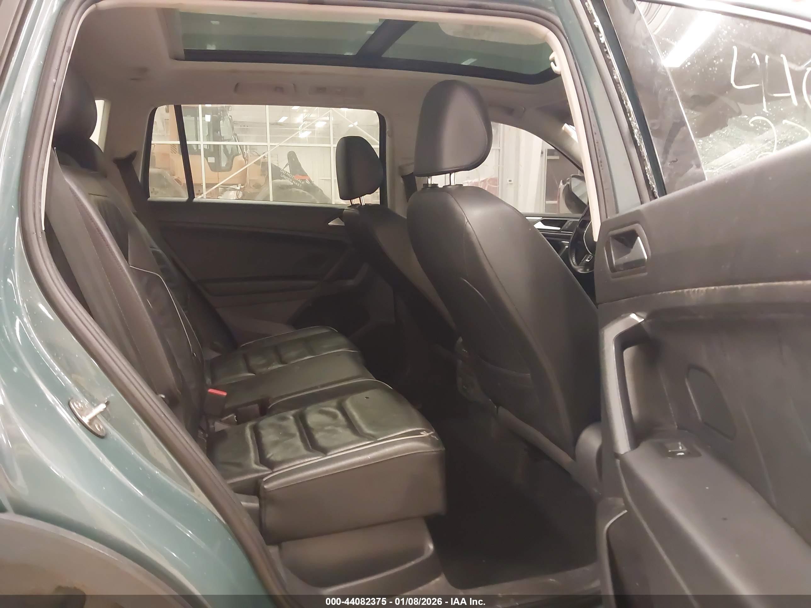 VOLKSWAGEN TIGUAN image 8