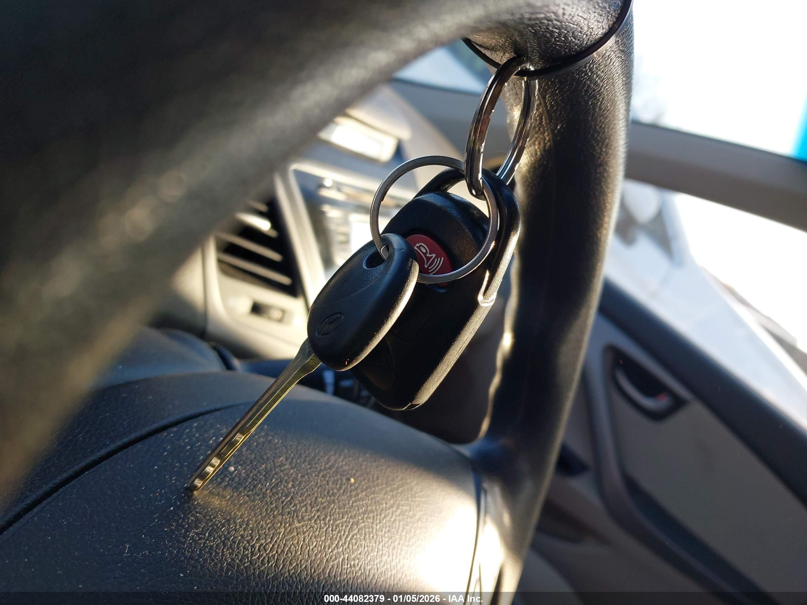 HYUNDAI ELANTRA image 11