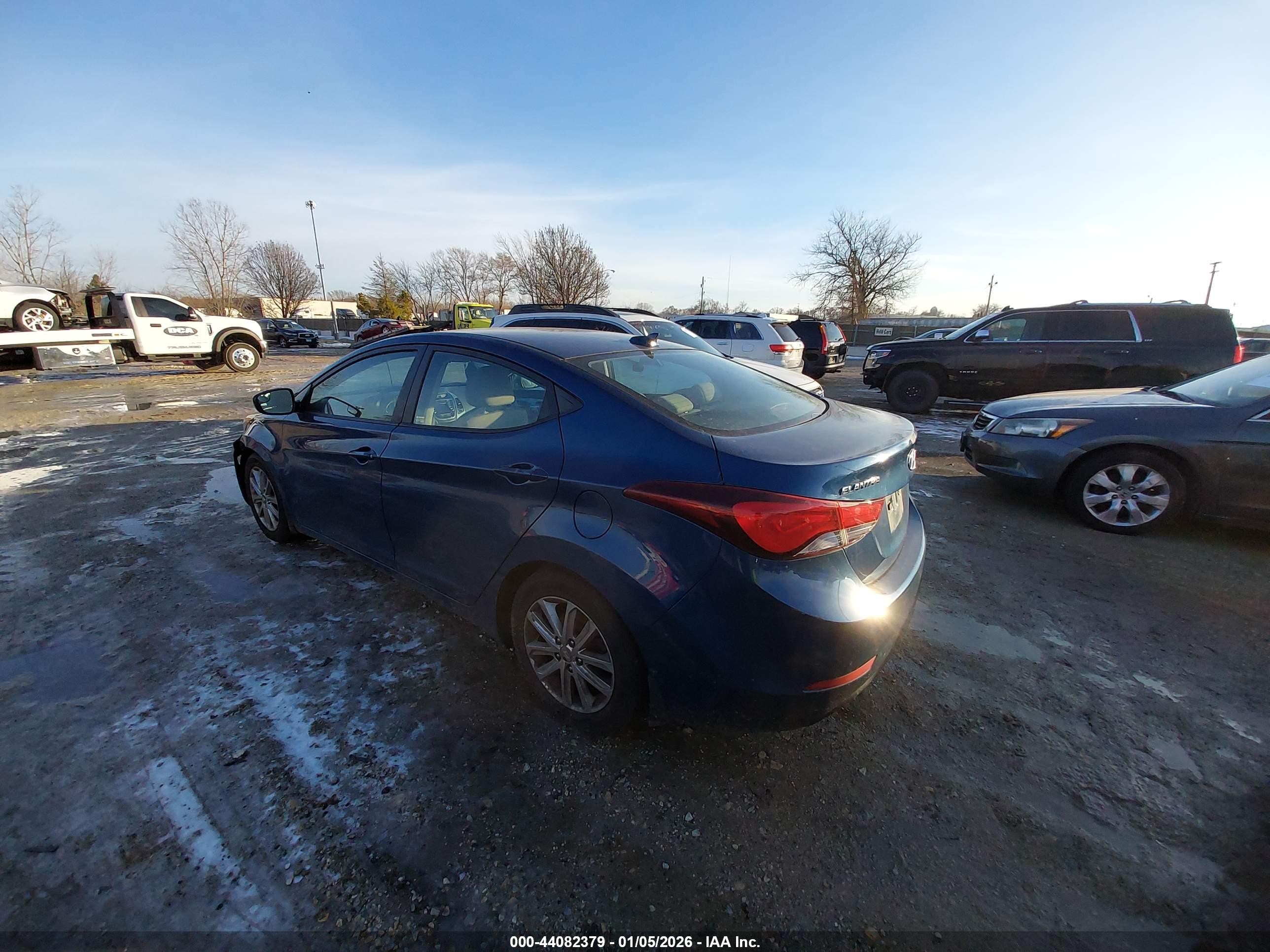 HYUNDAI ELANTRA image 3