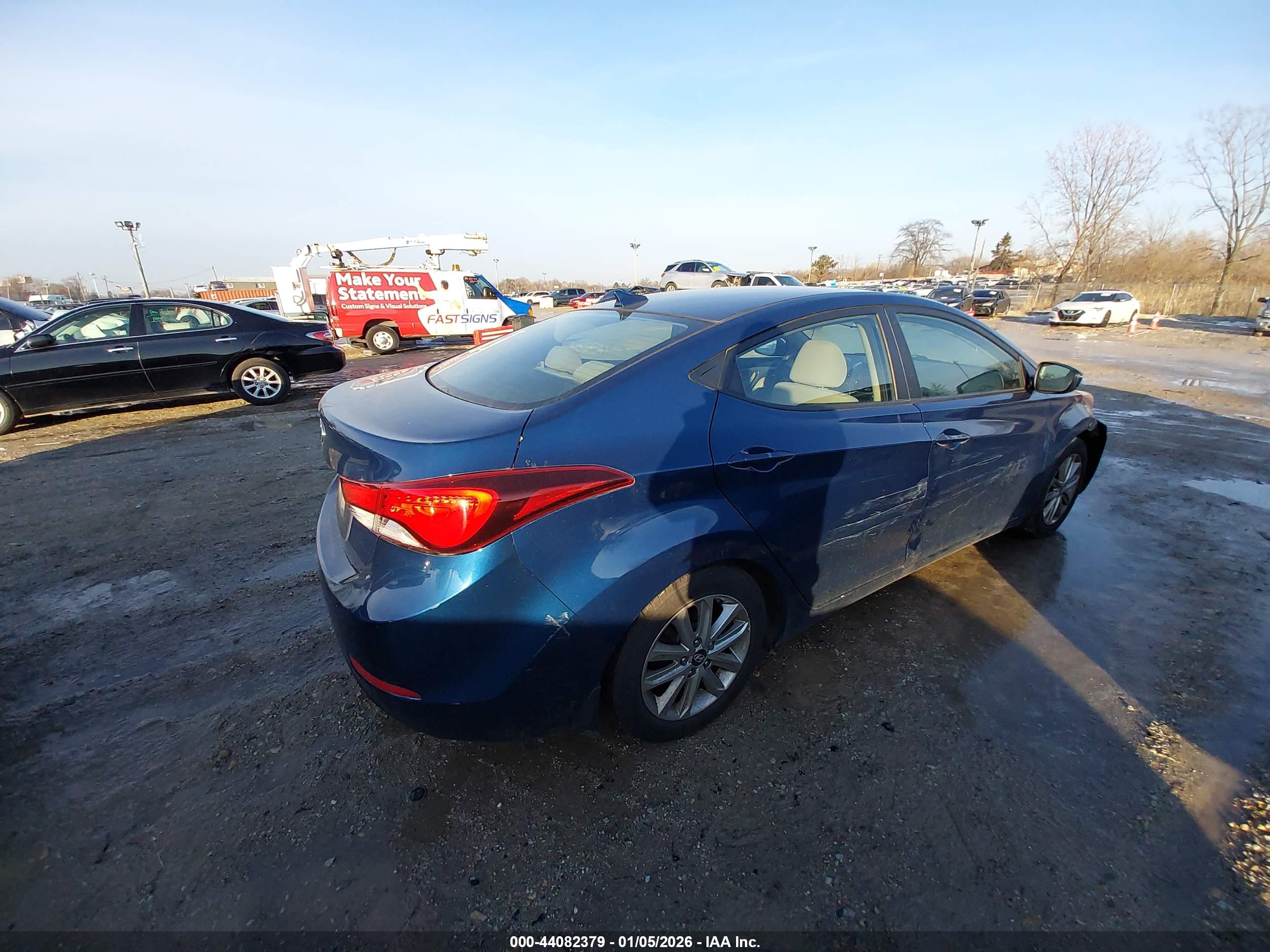 HYUNDAI ELANTRA image 4