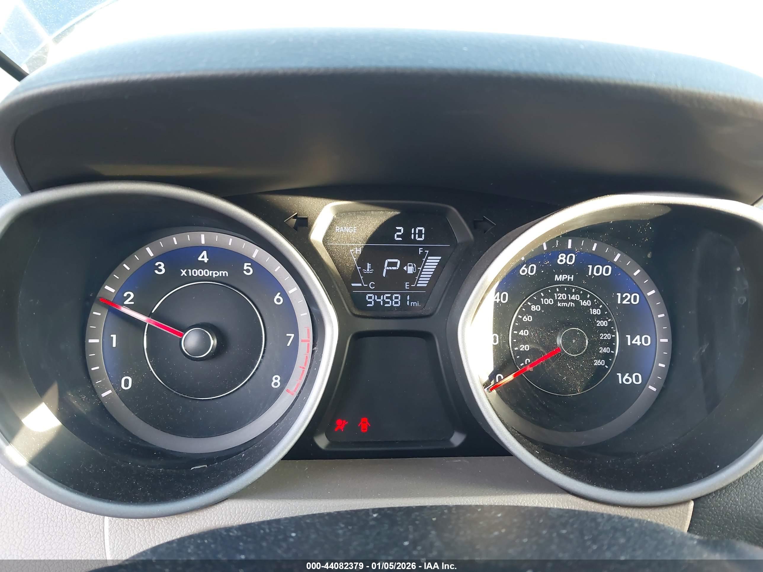 HYUNDAI ELANTRA image 7