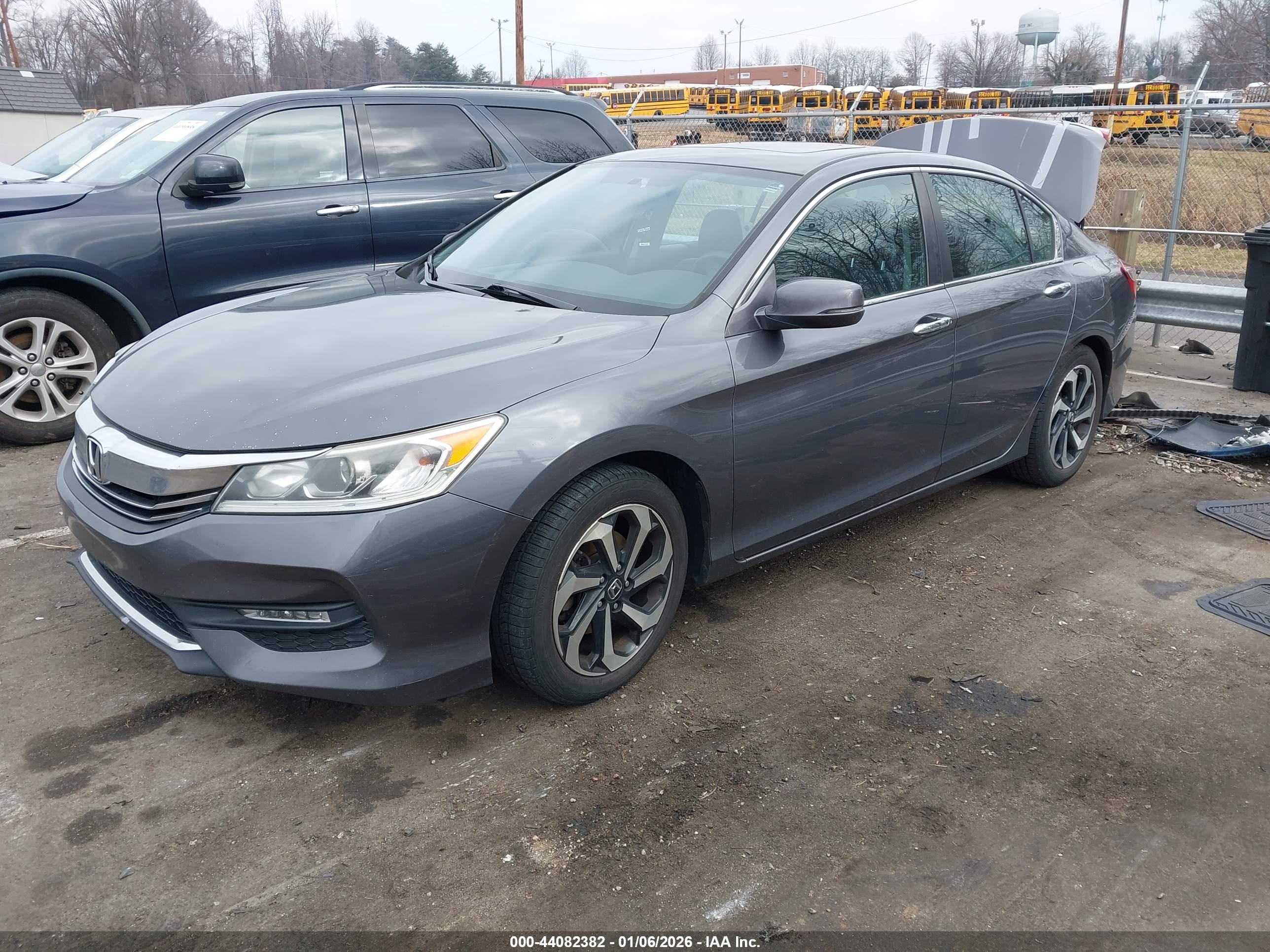 HONDA ACCORD image 2