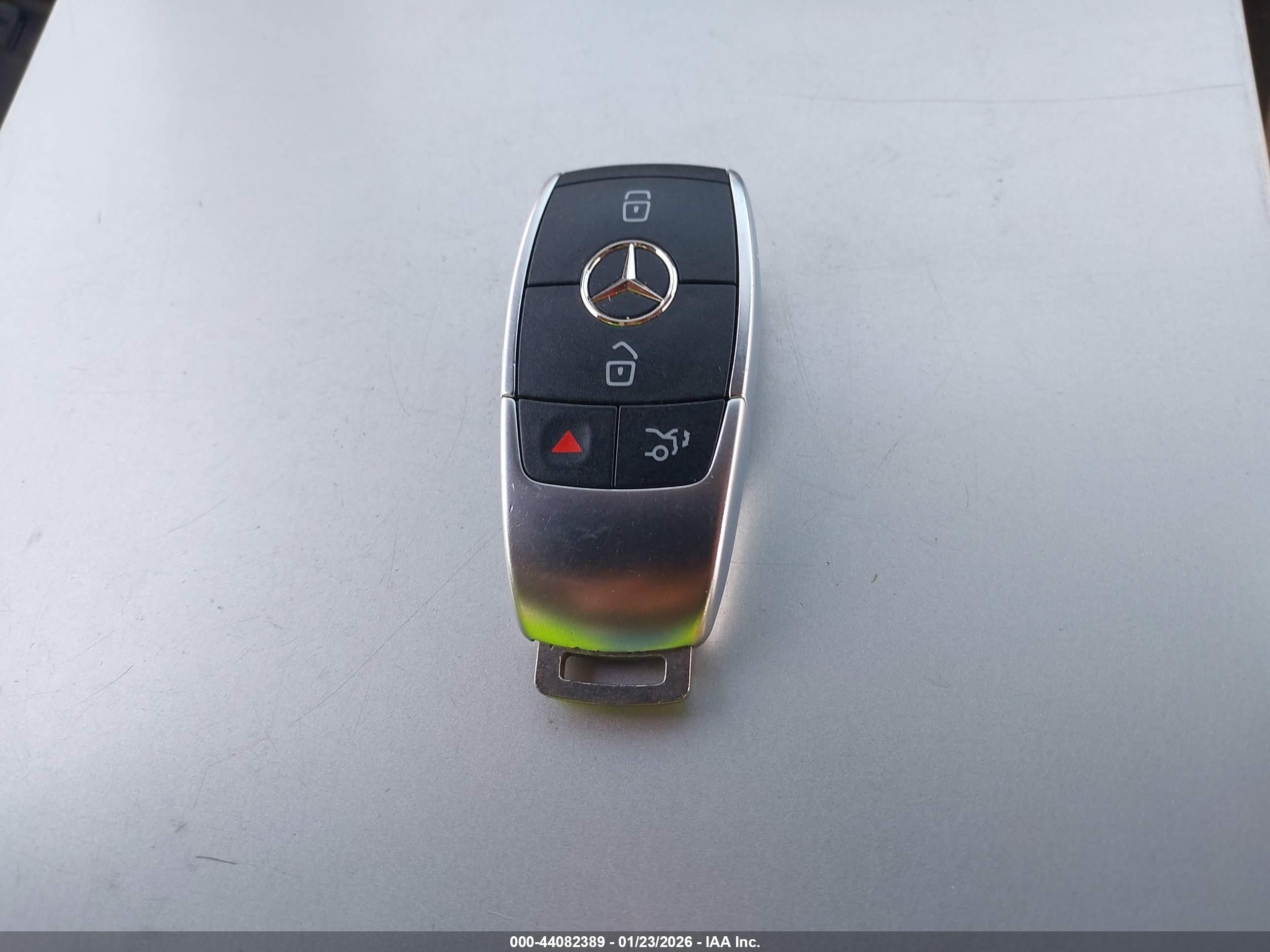 MERCEDES-BENZ GLS image 11