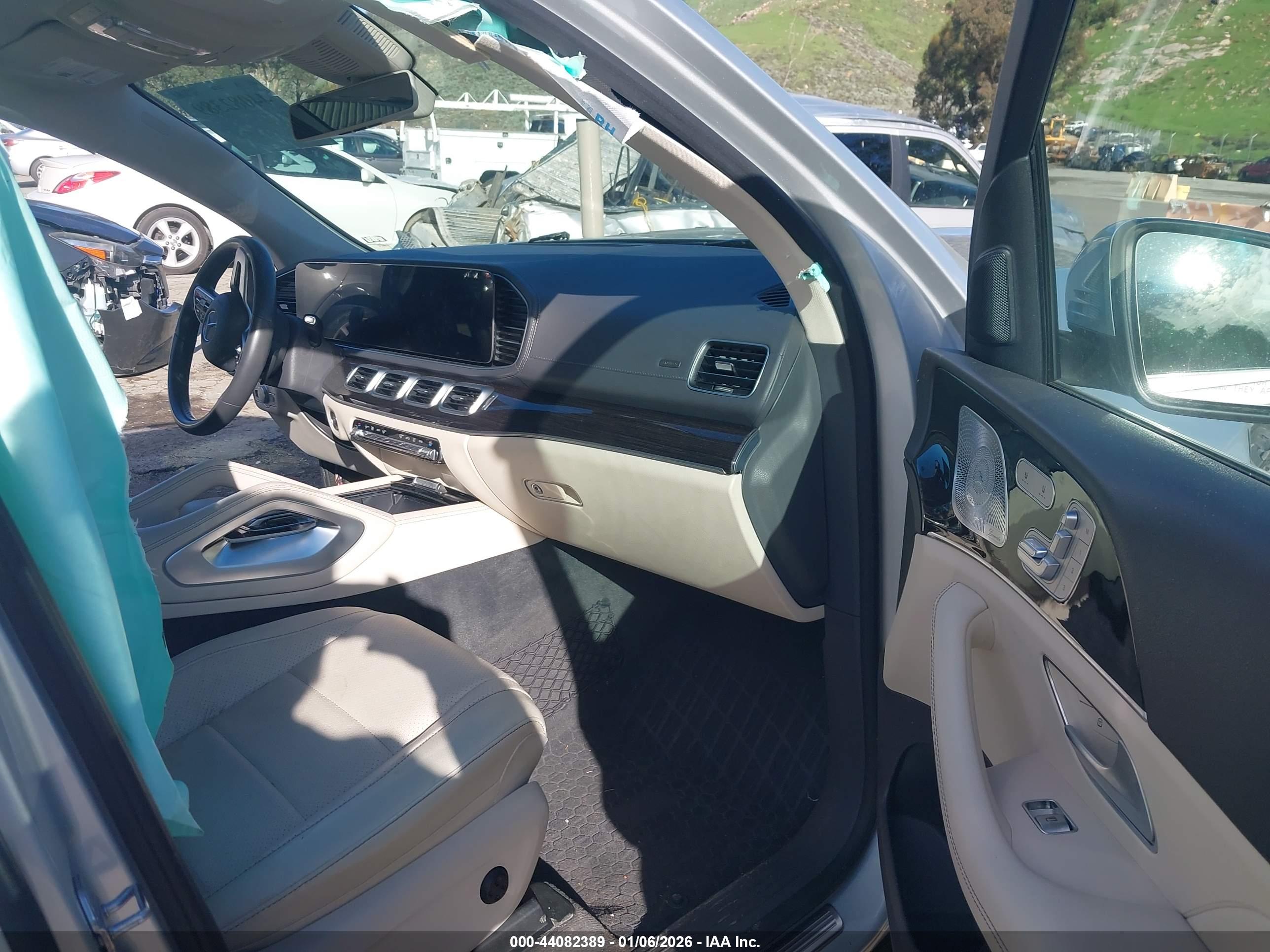 MERCEDES-BENZ GLS image 5