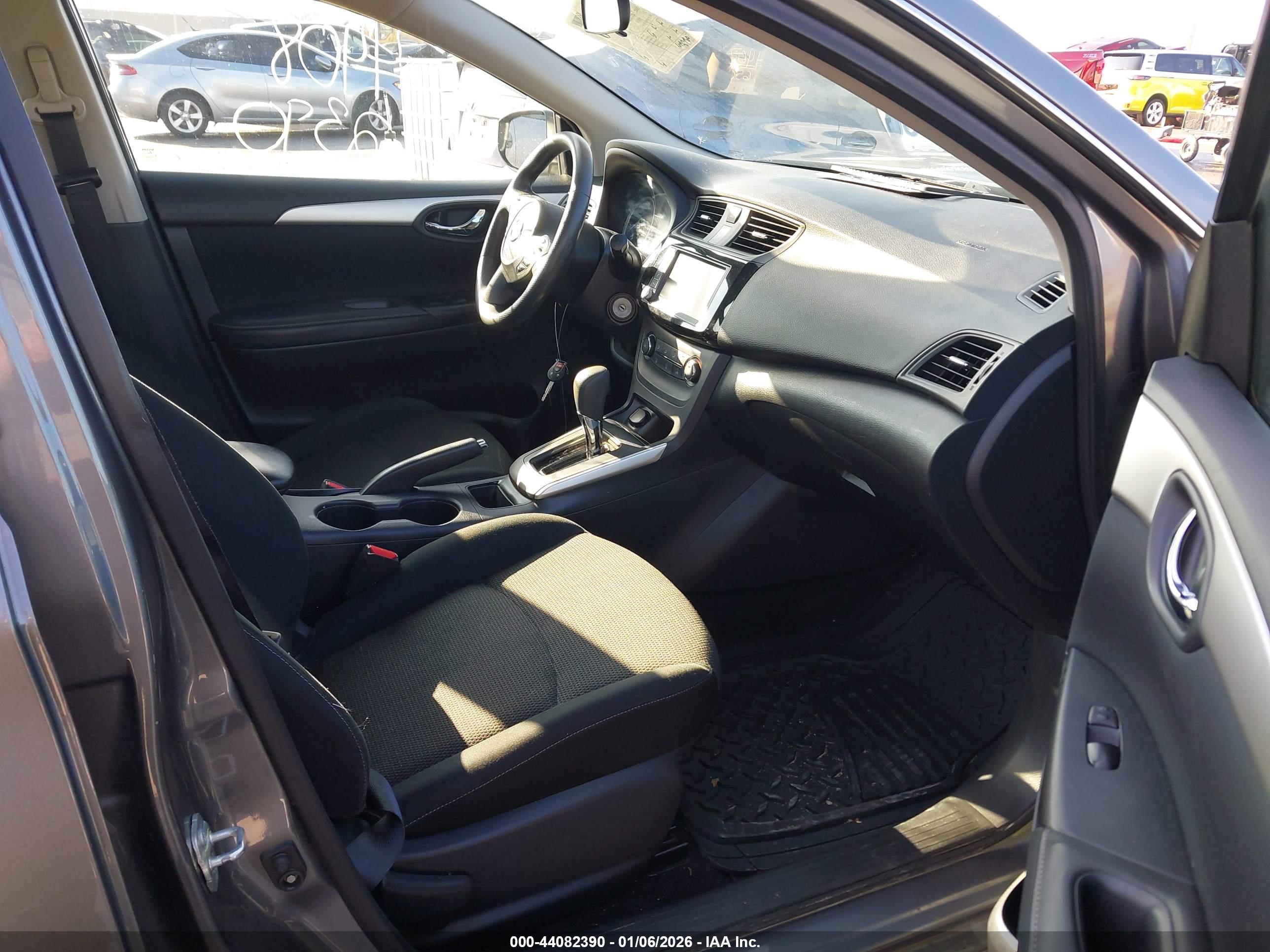 NISSAN SENTRA image 5