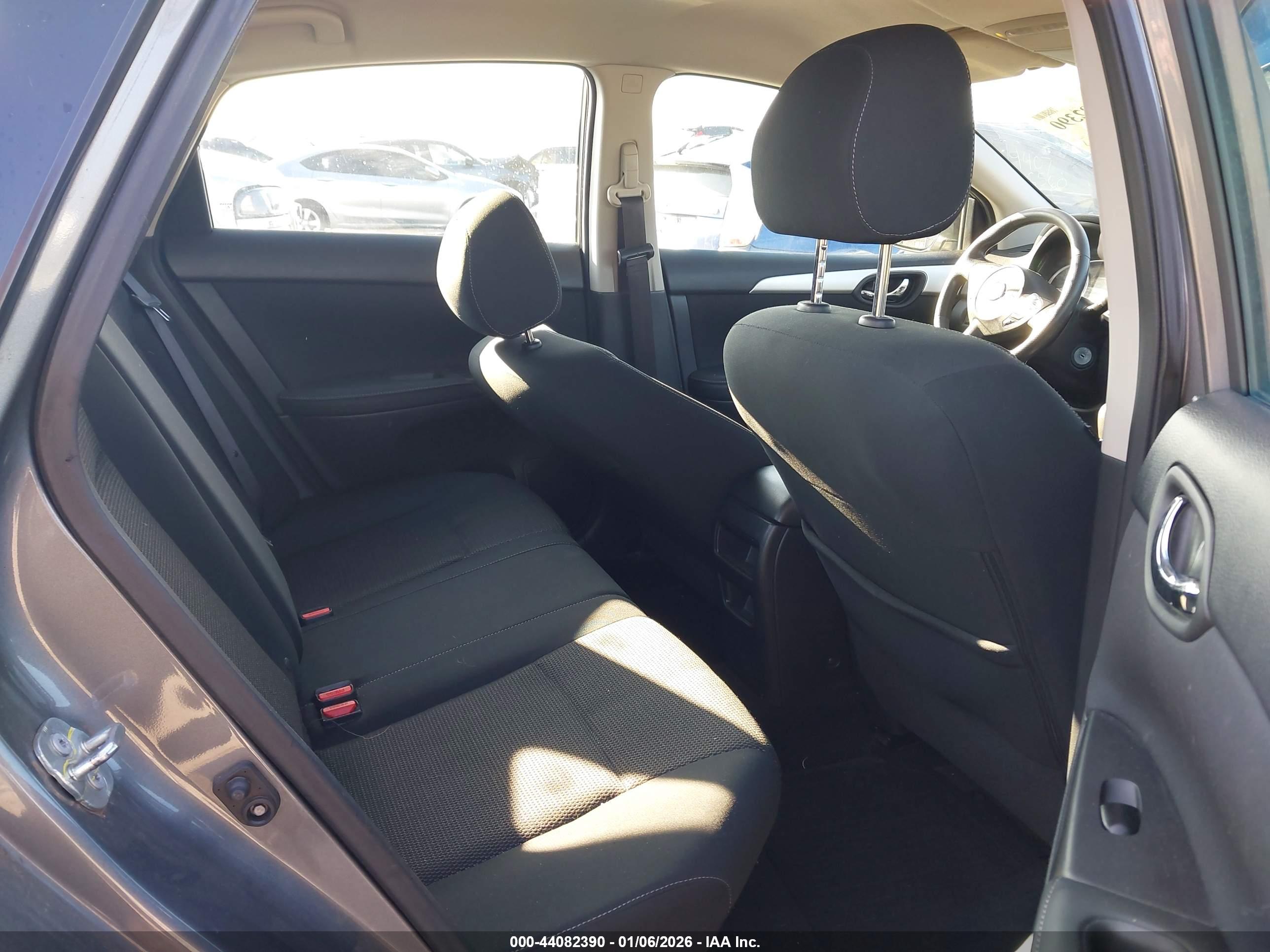 NISSAN SENTRA image 8