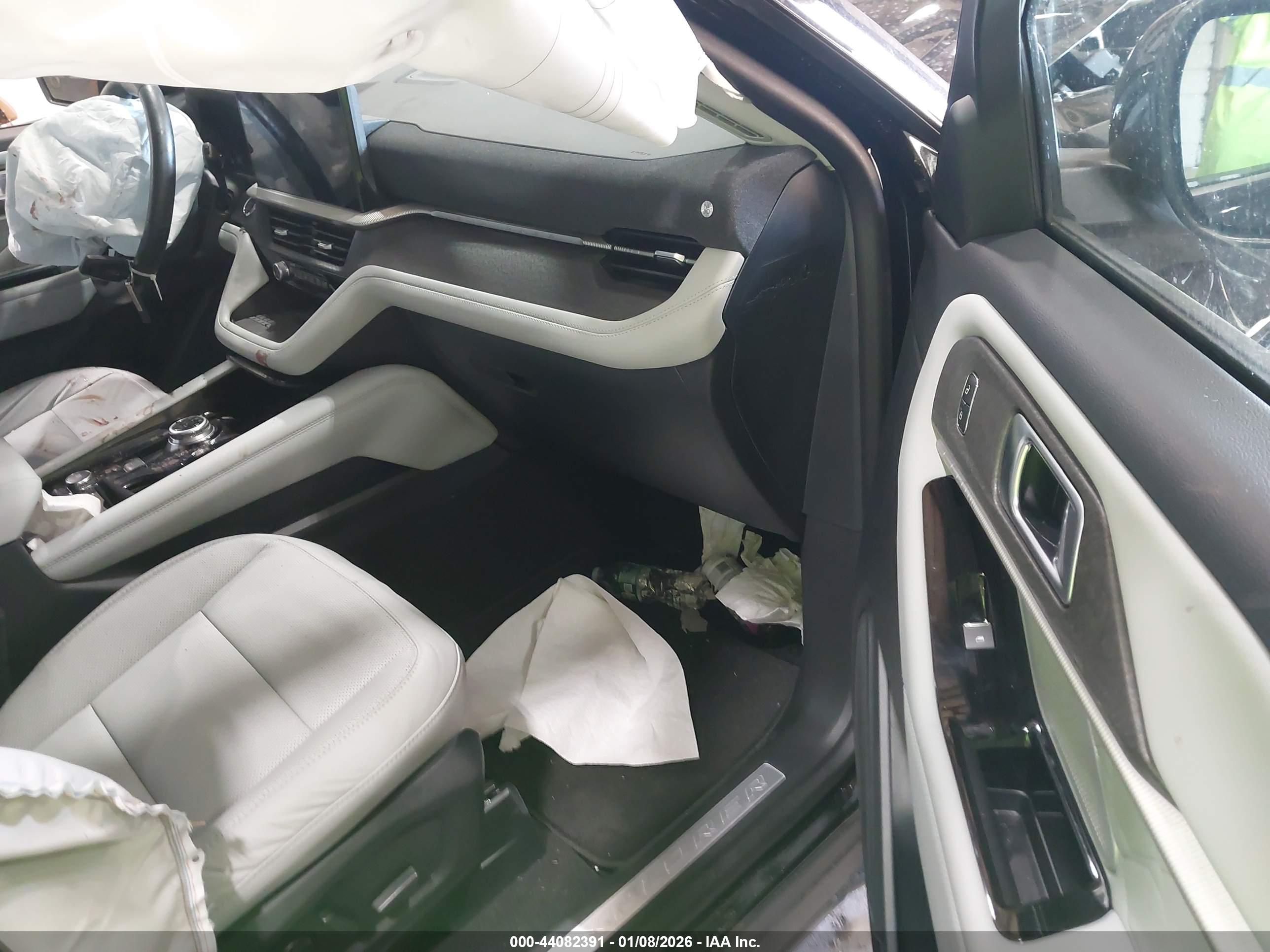 FORD EXPLORER image 5