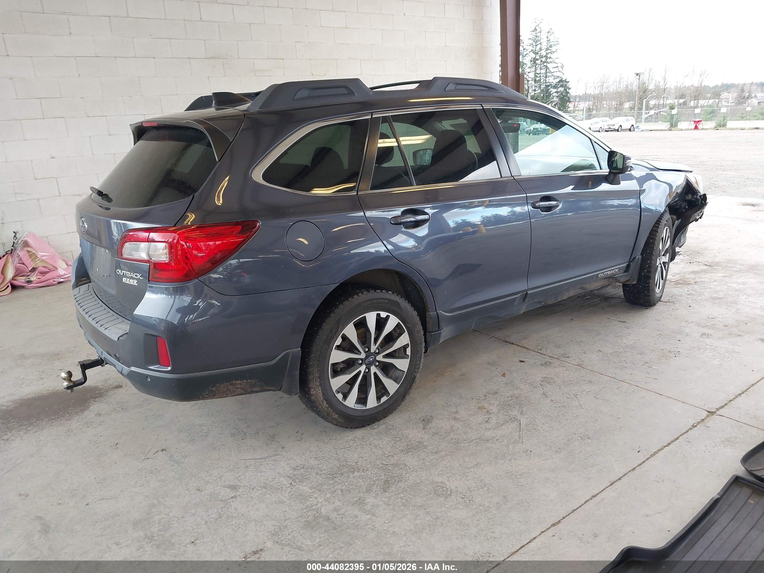 SUBARU OUTBACK image 4