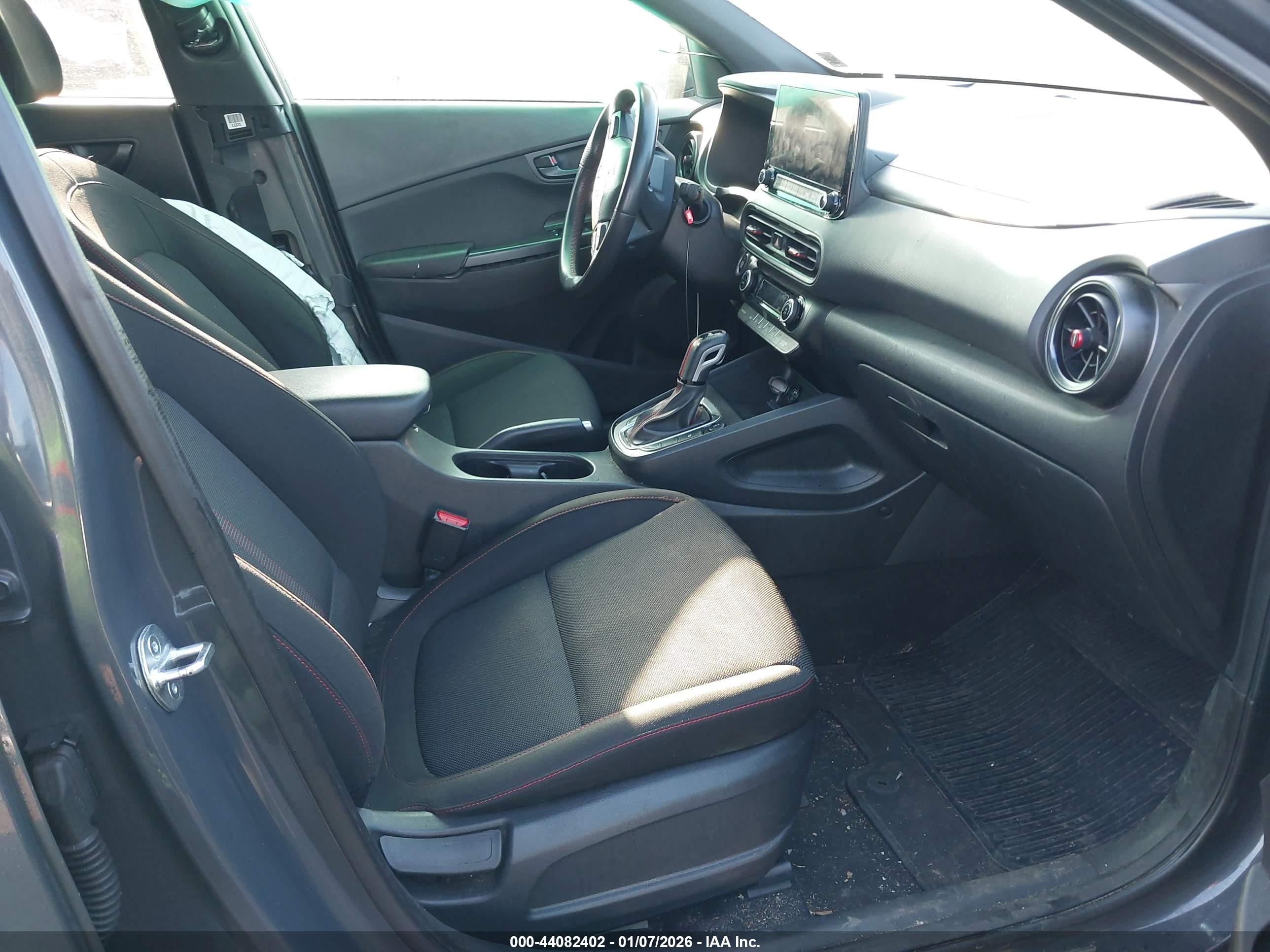 HYUNDAI KONA image 5