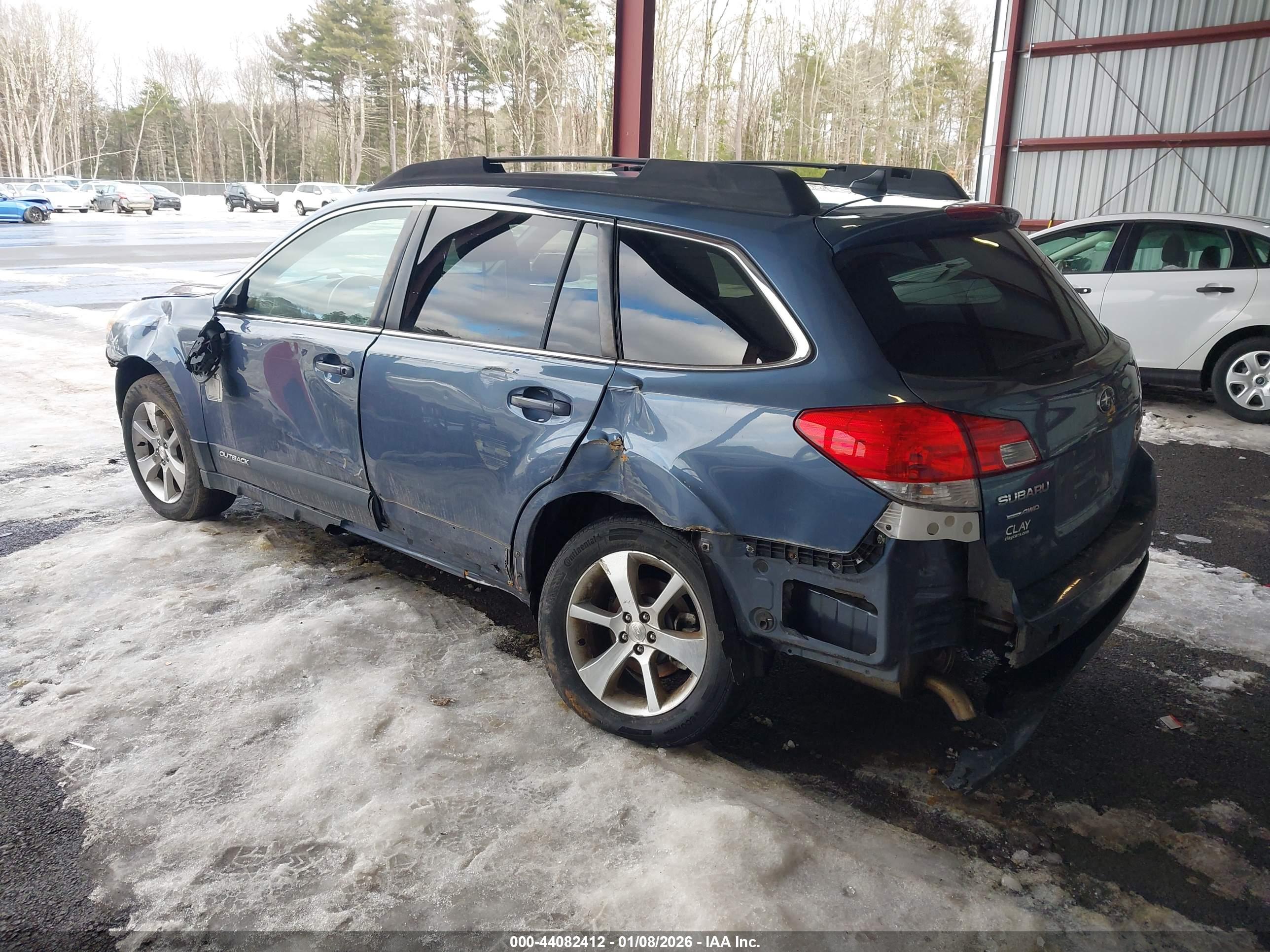 SUBARU OUTBACK image 3