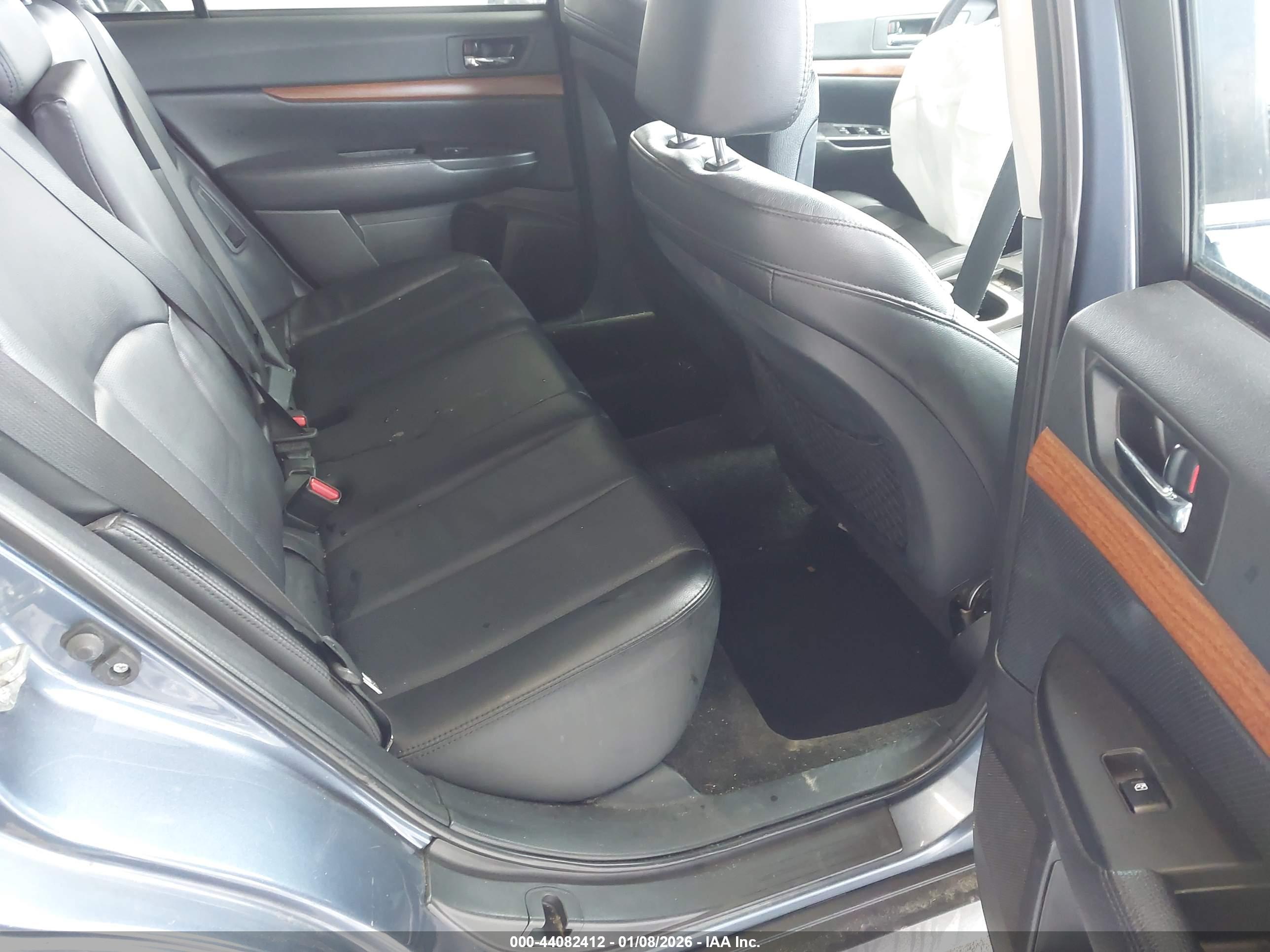 SUBARU OUTBACK image 8