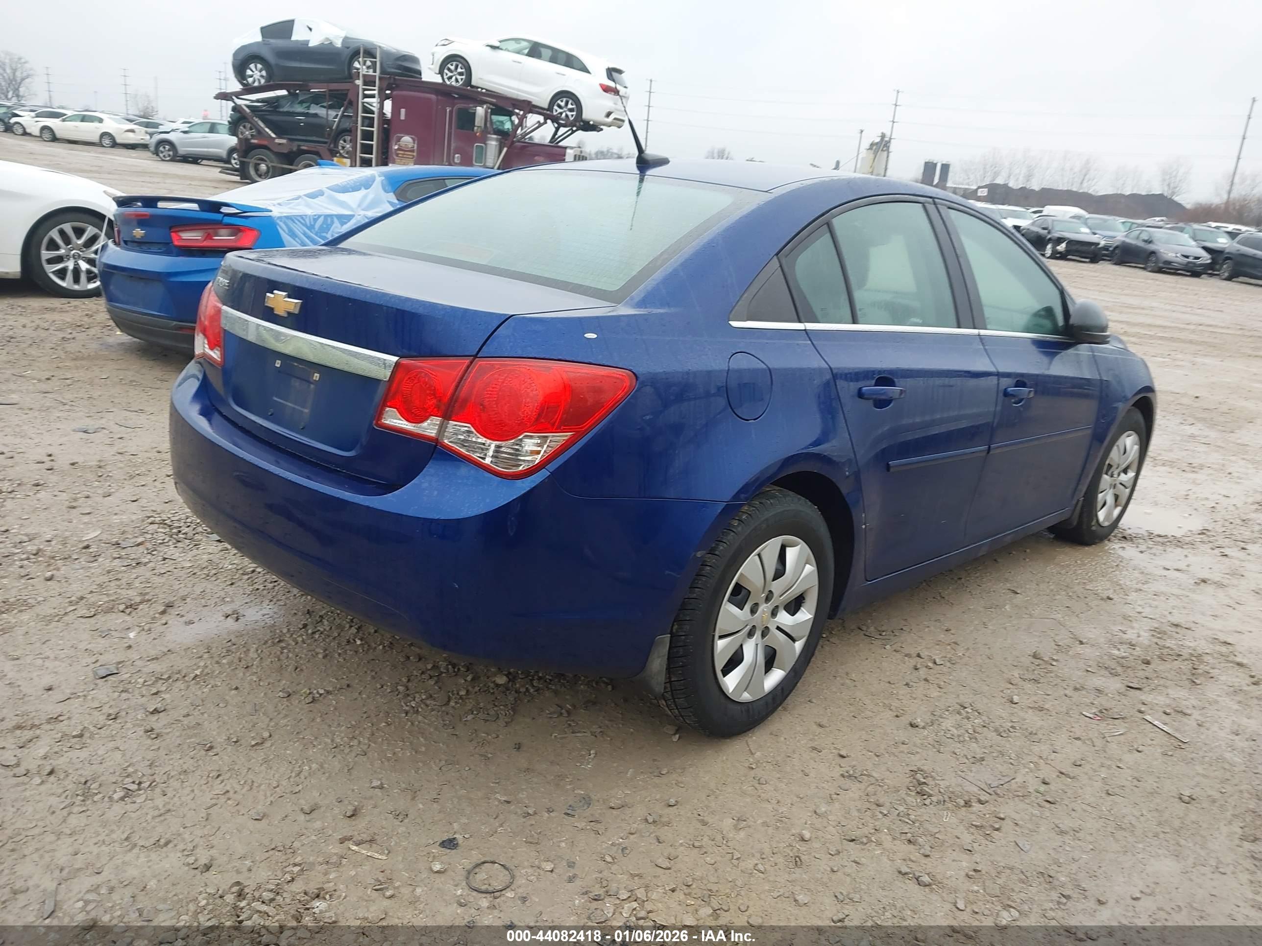 CHEVROLET CRUZE image 4