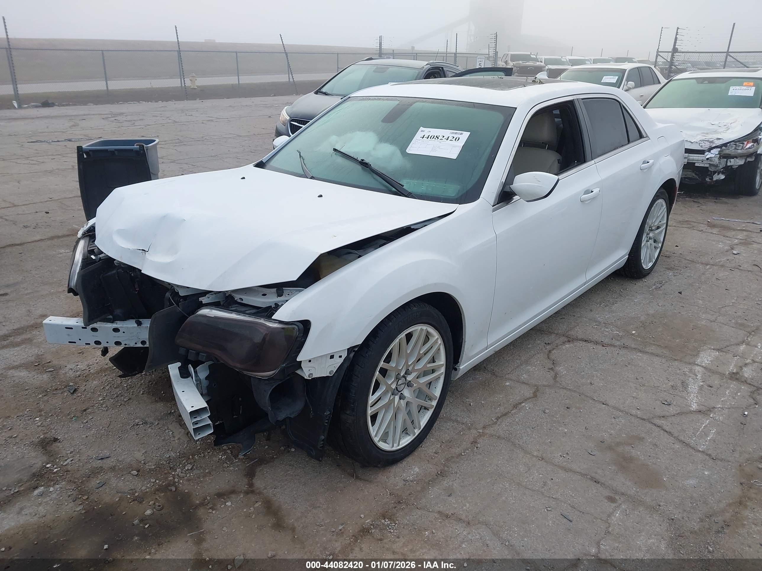 CHRYSLER 300 image 2