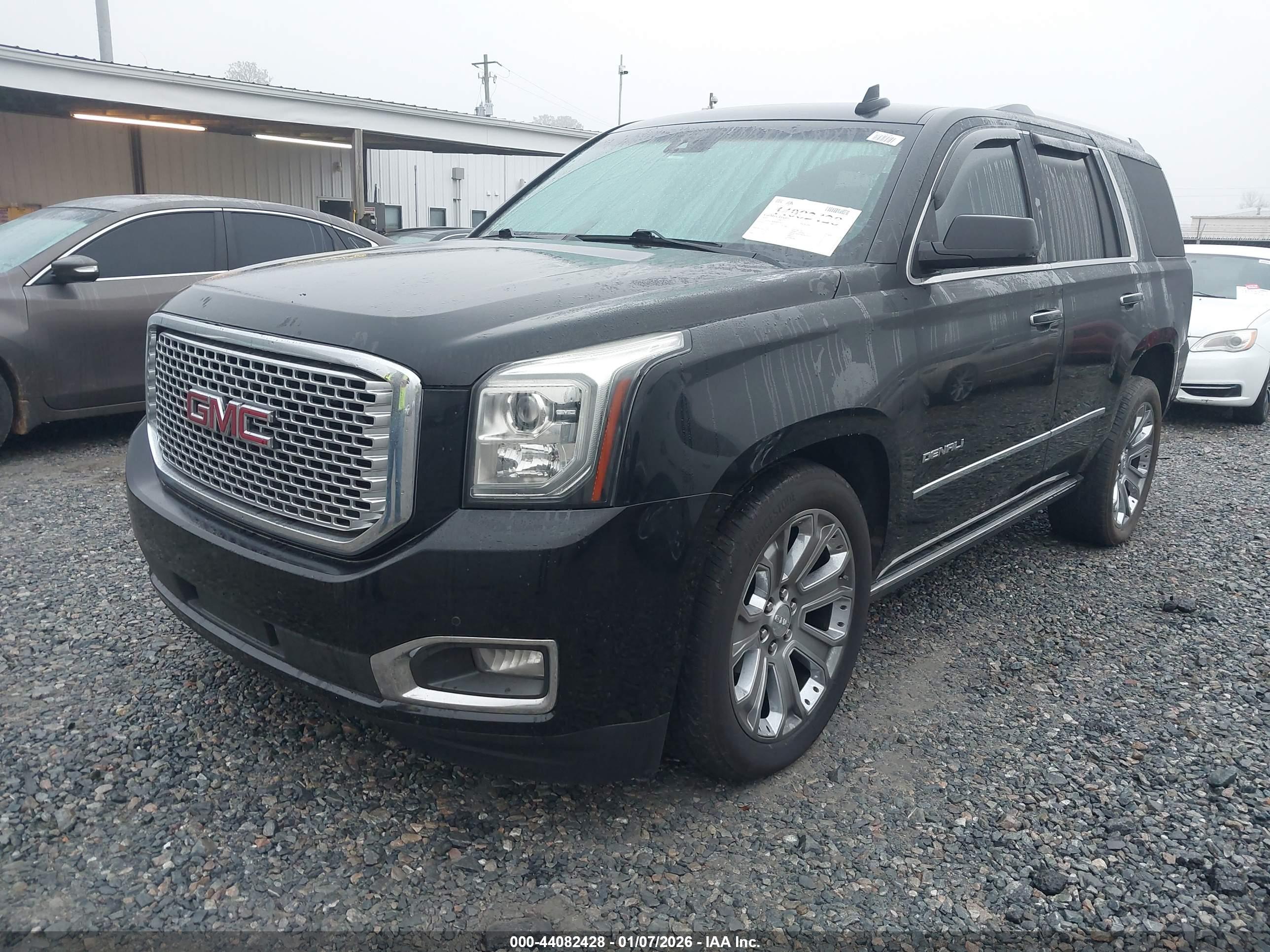 GMC YUKON image 2
