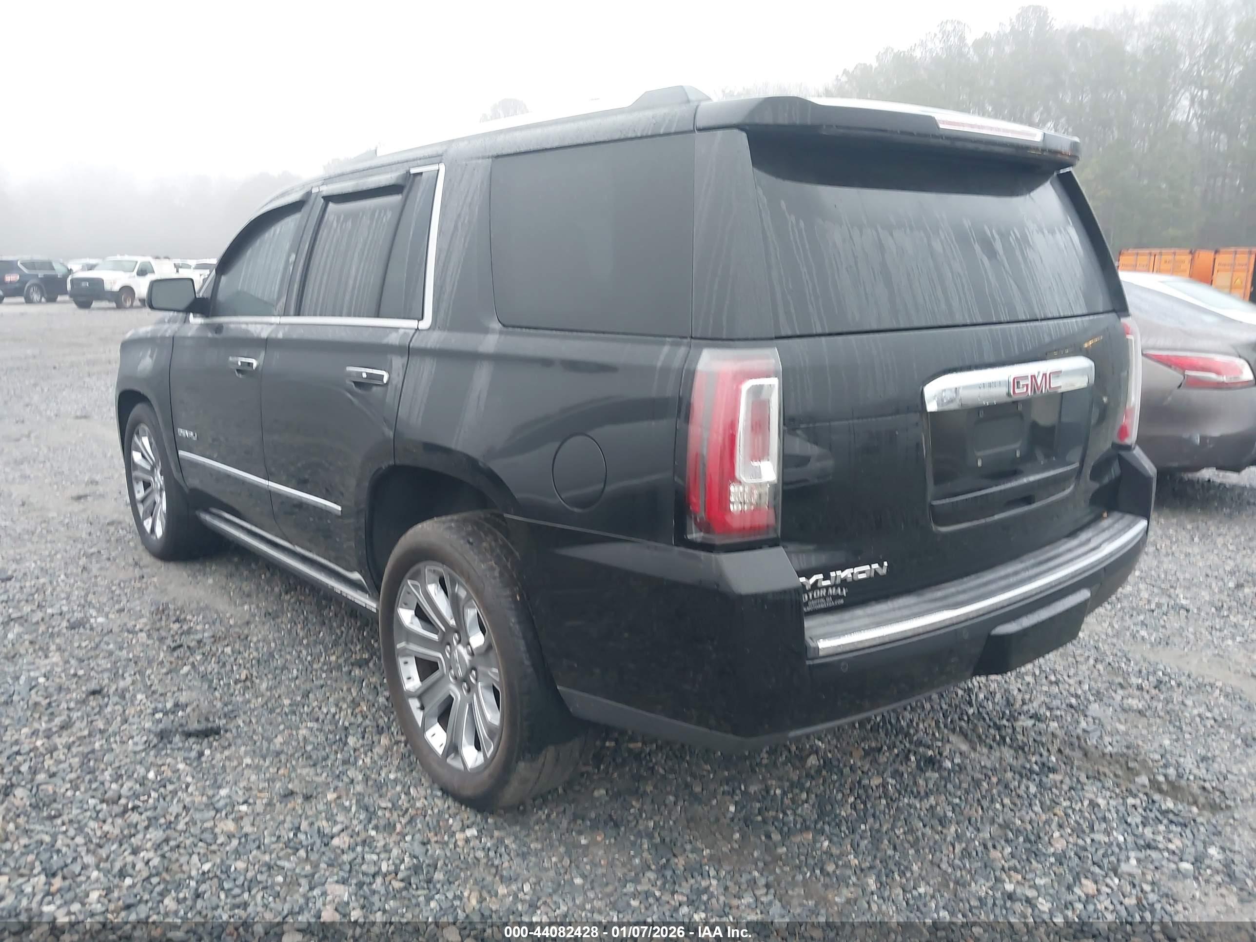 GMC YUKON image 3