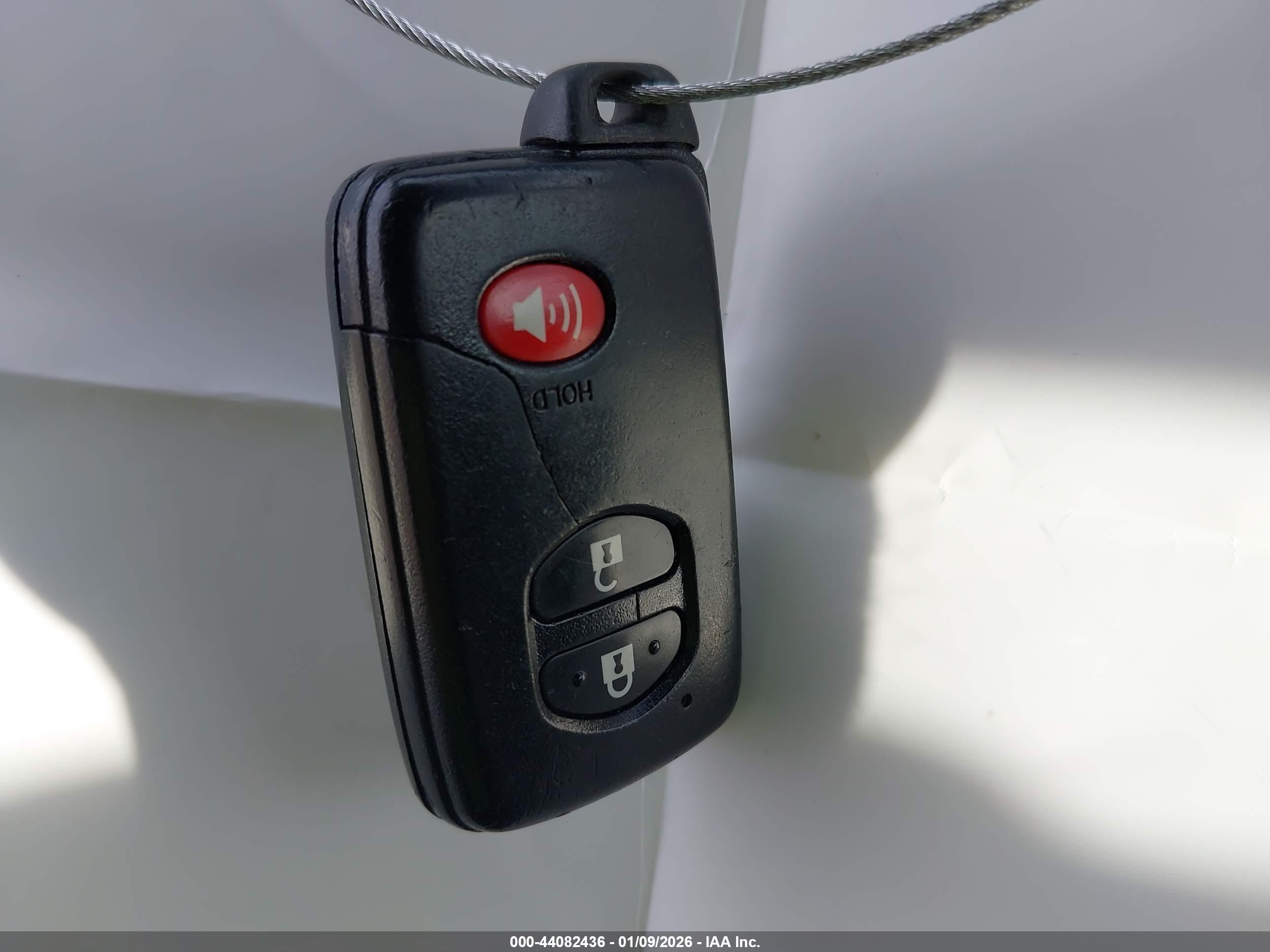 TOYOTA PRIUS image 11