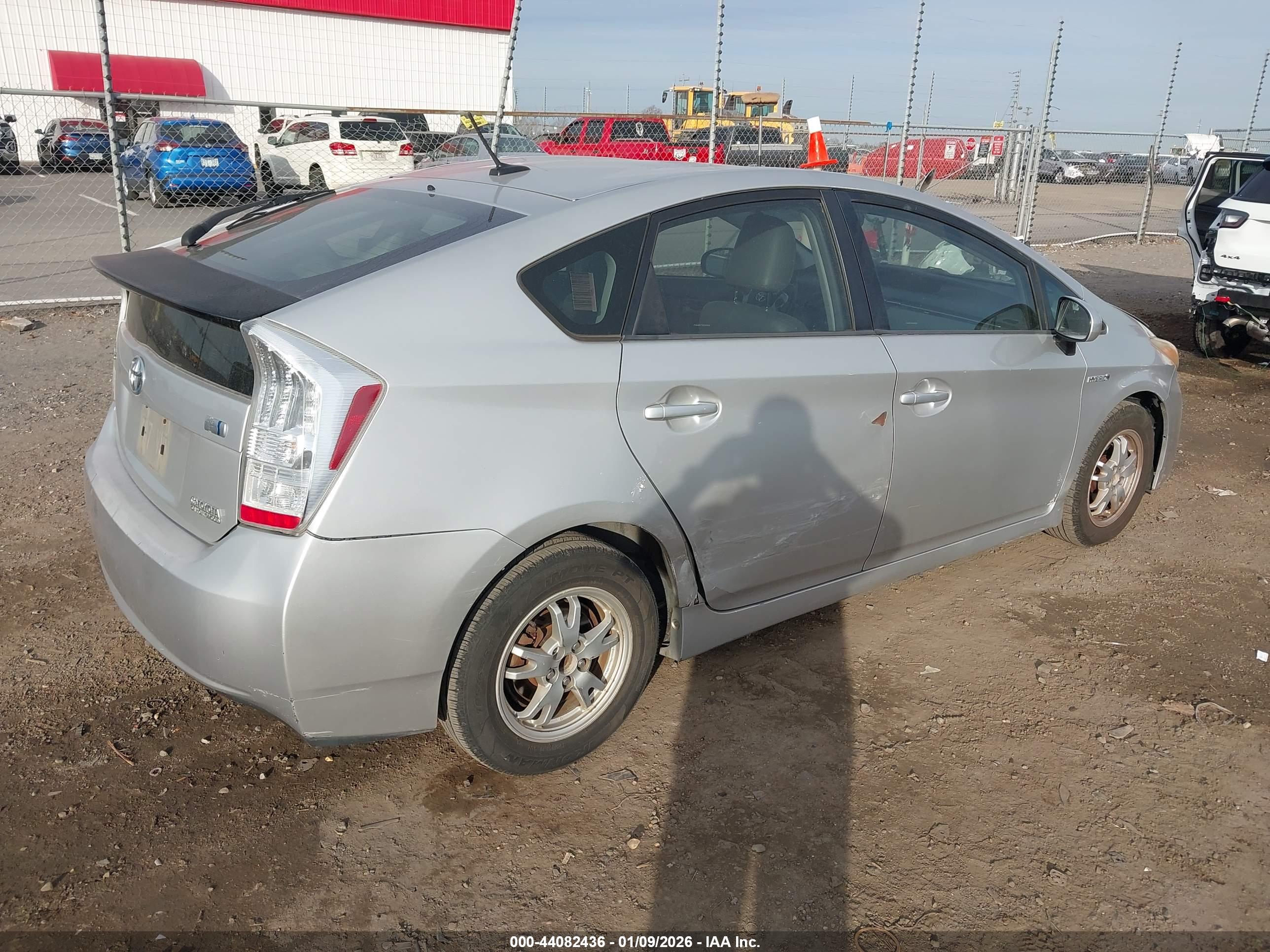 TOYOTA PRIUS image 4