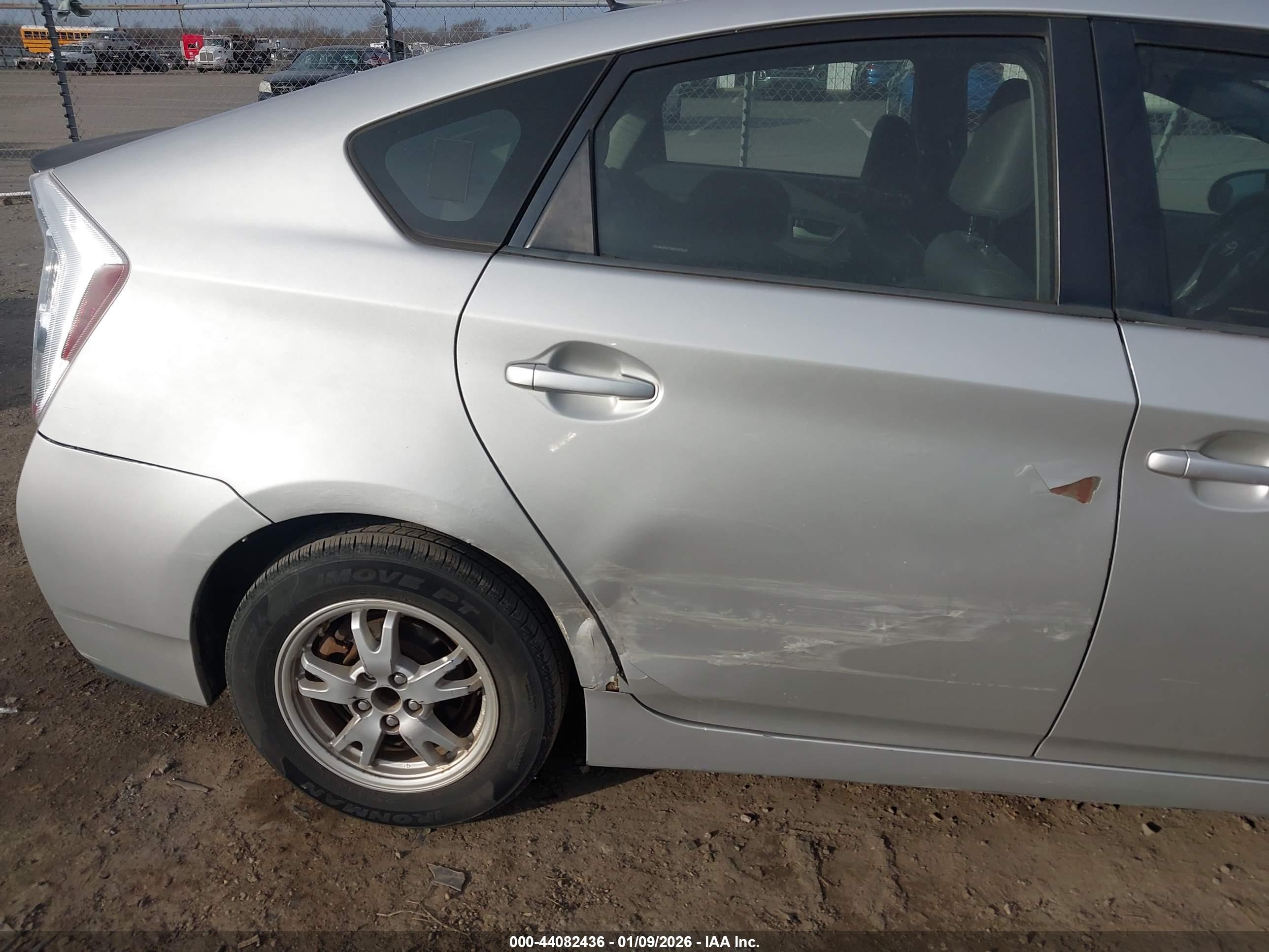 TOYOTA PRIUS image 6