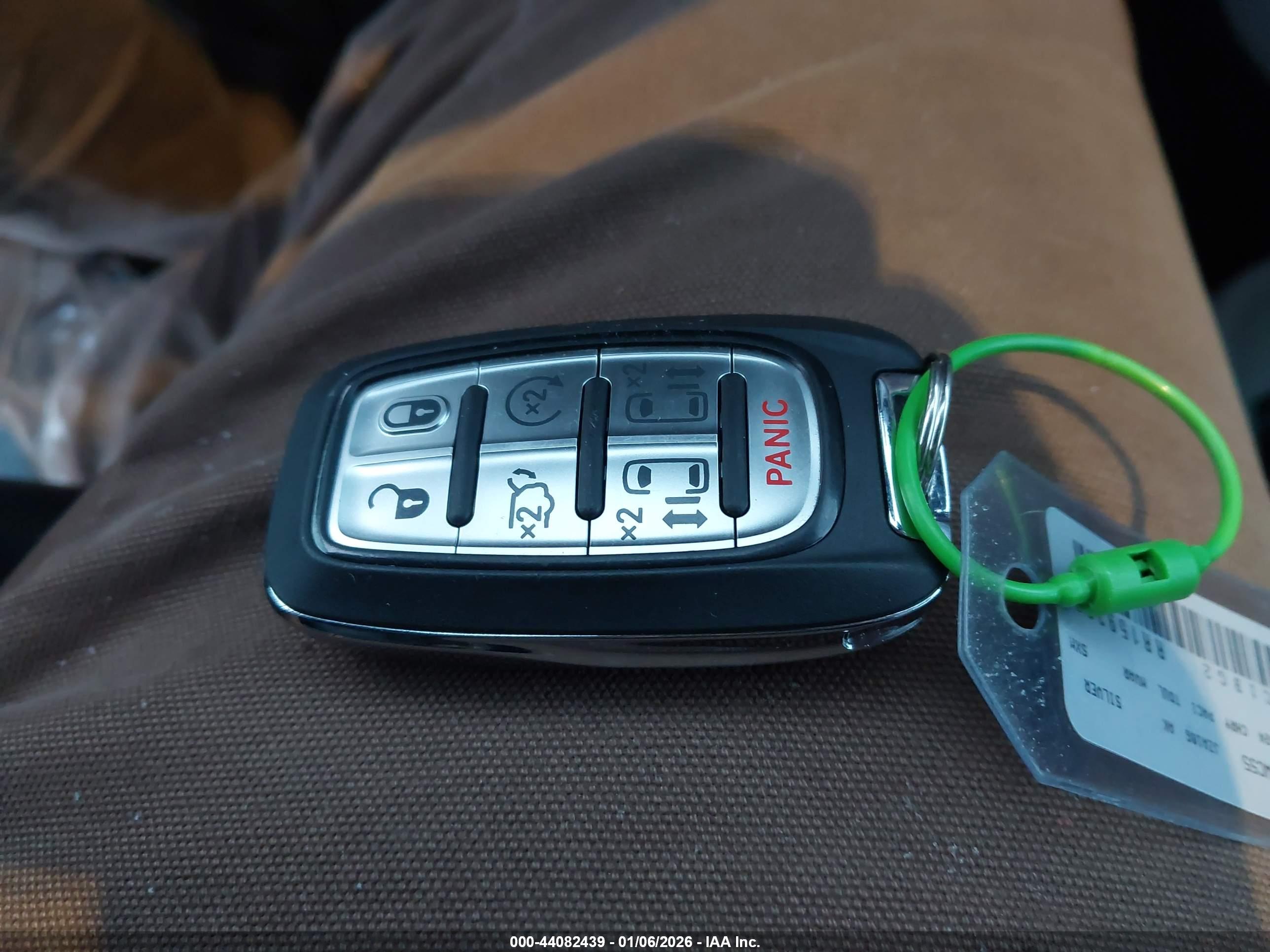 CHRYSLER PACIFICA image 11