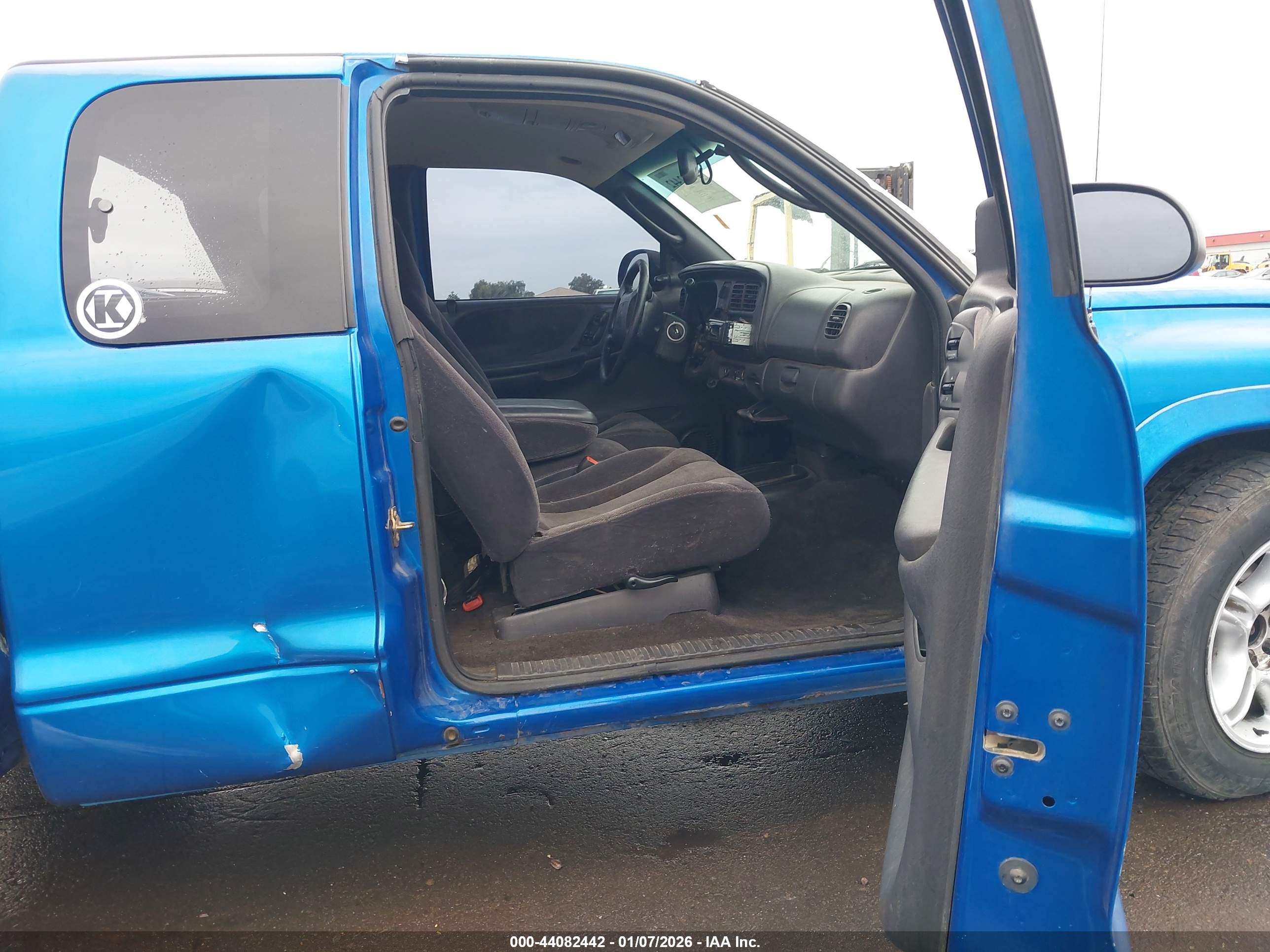 DODGE DAKOTA image 5