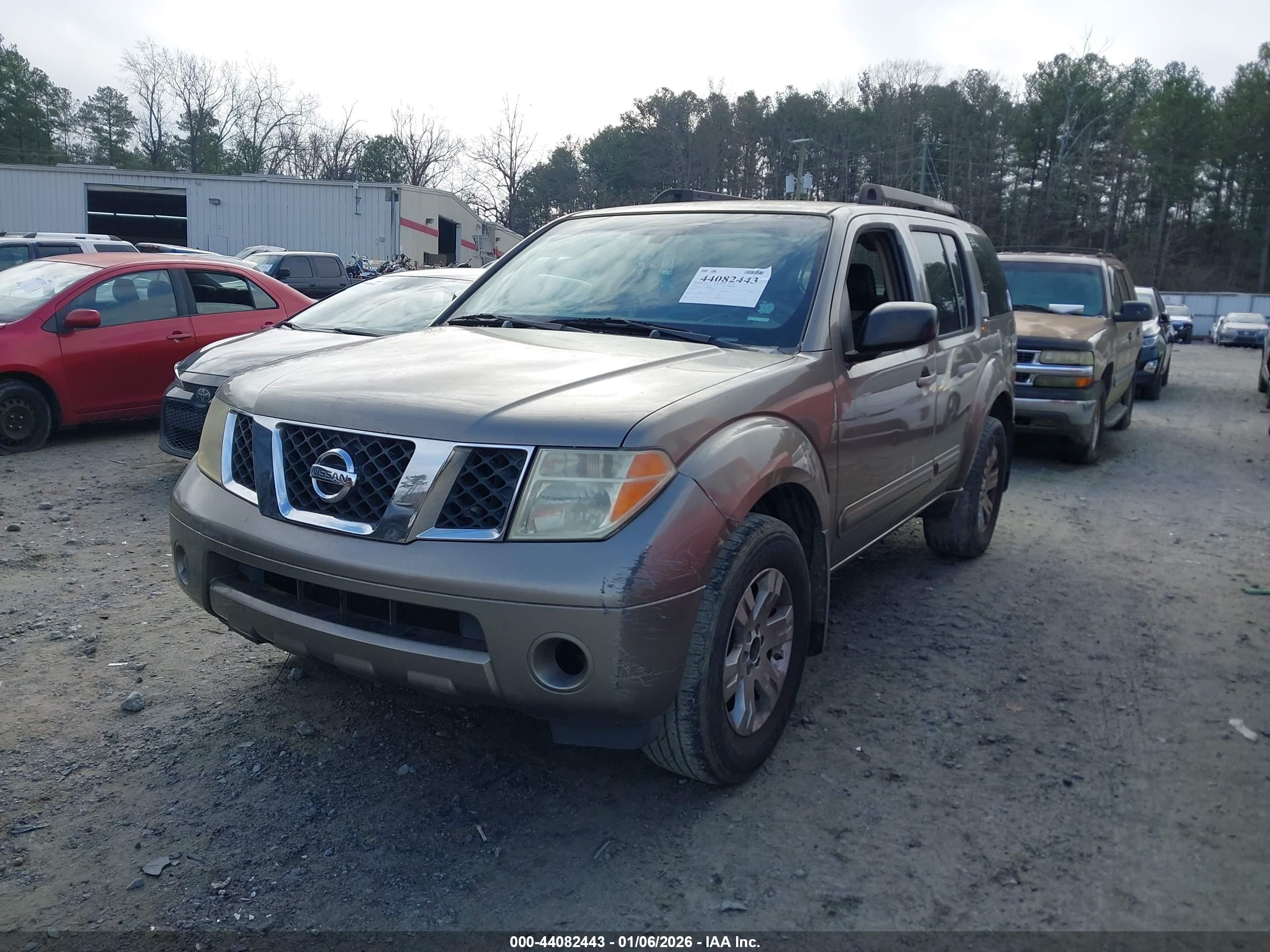 NISSAN PATHFINDER image 2