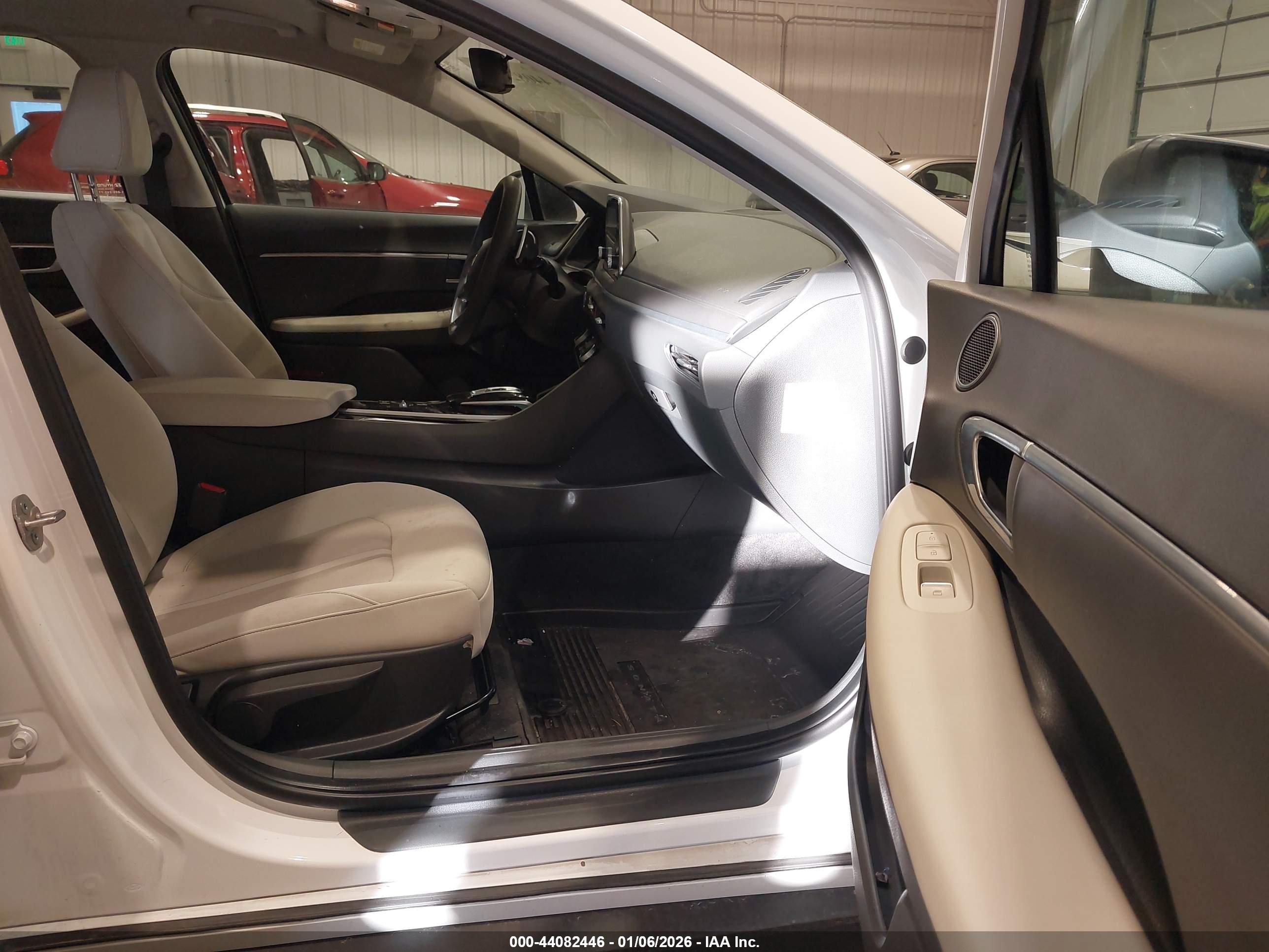 HYUNDAI SONATA image 5