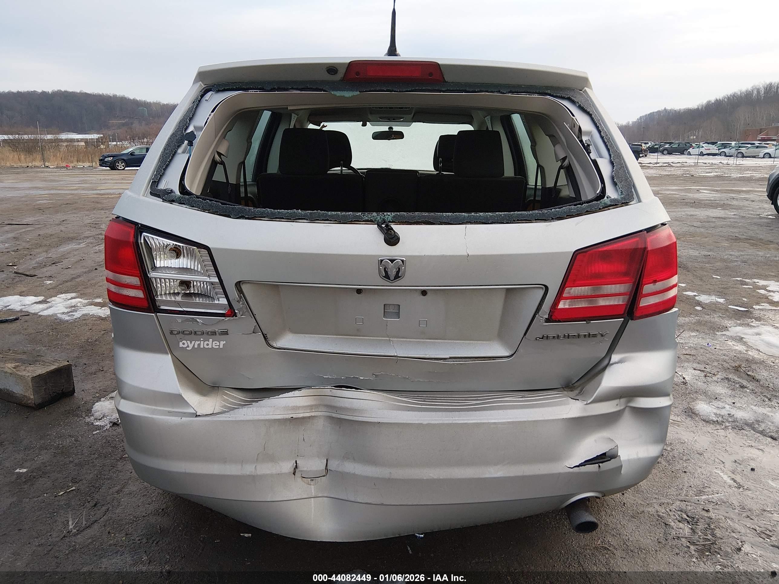 DODGE JOURNEY image 6