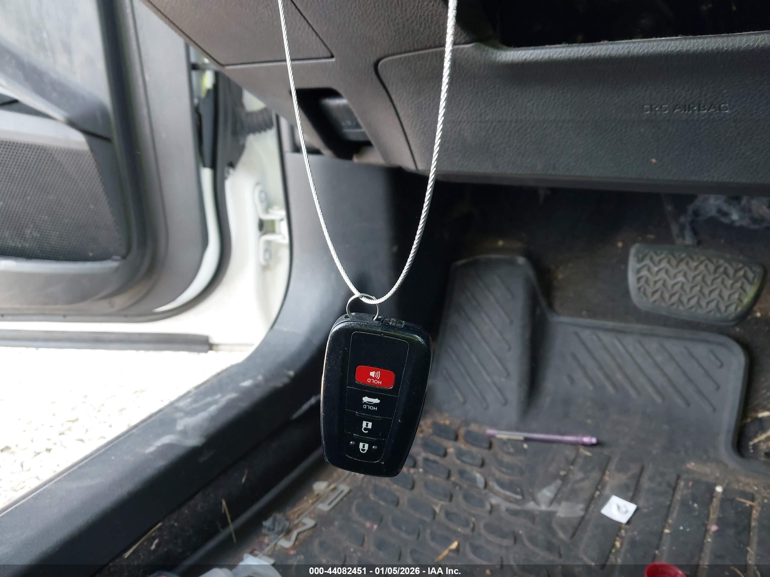 TOYOTA CAMRY image 11