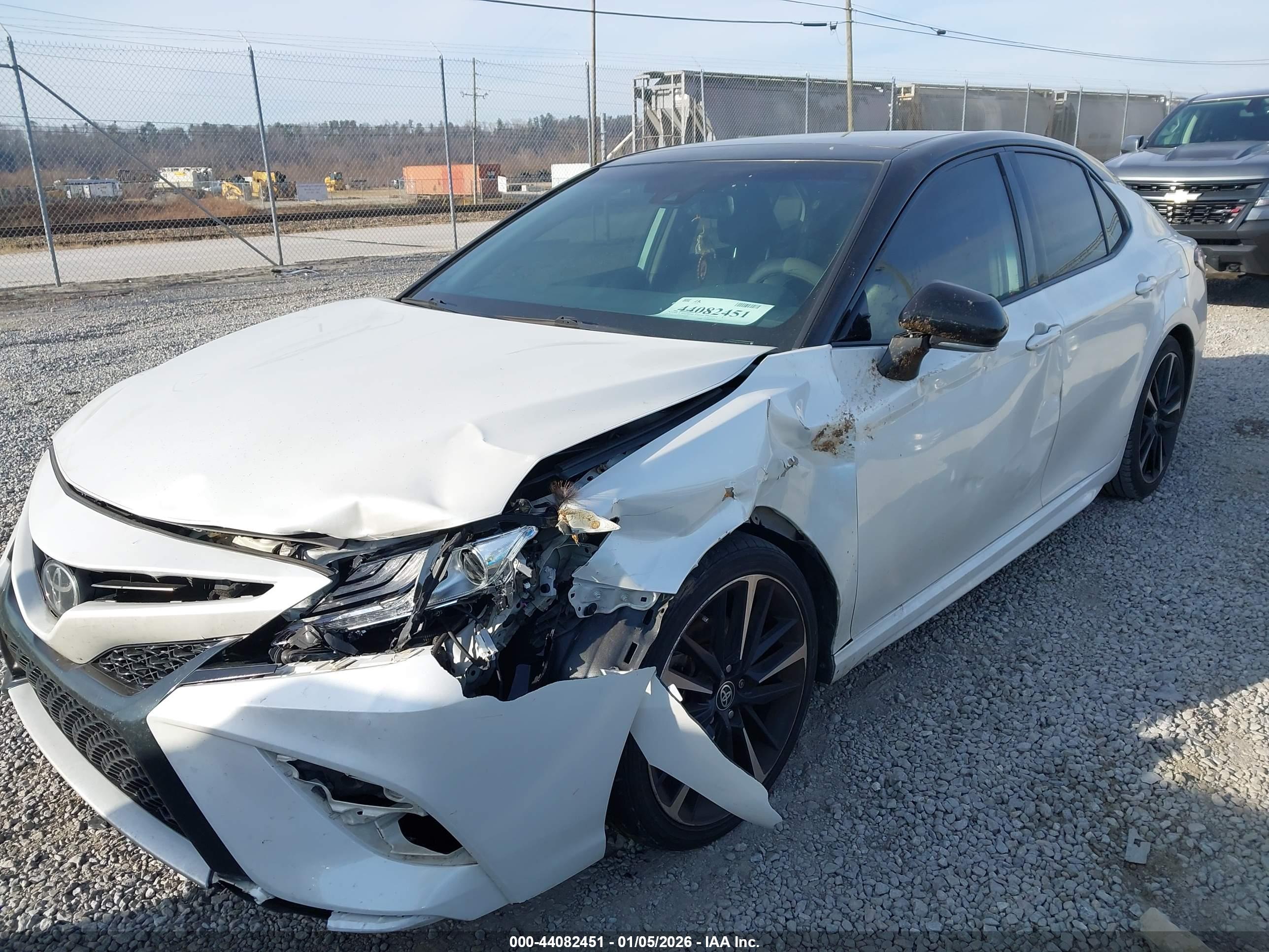 TOYOTA CAMRY image 2