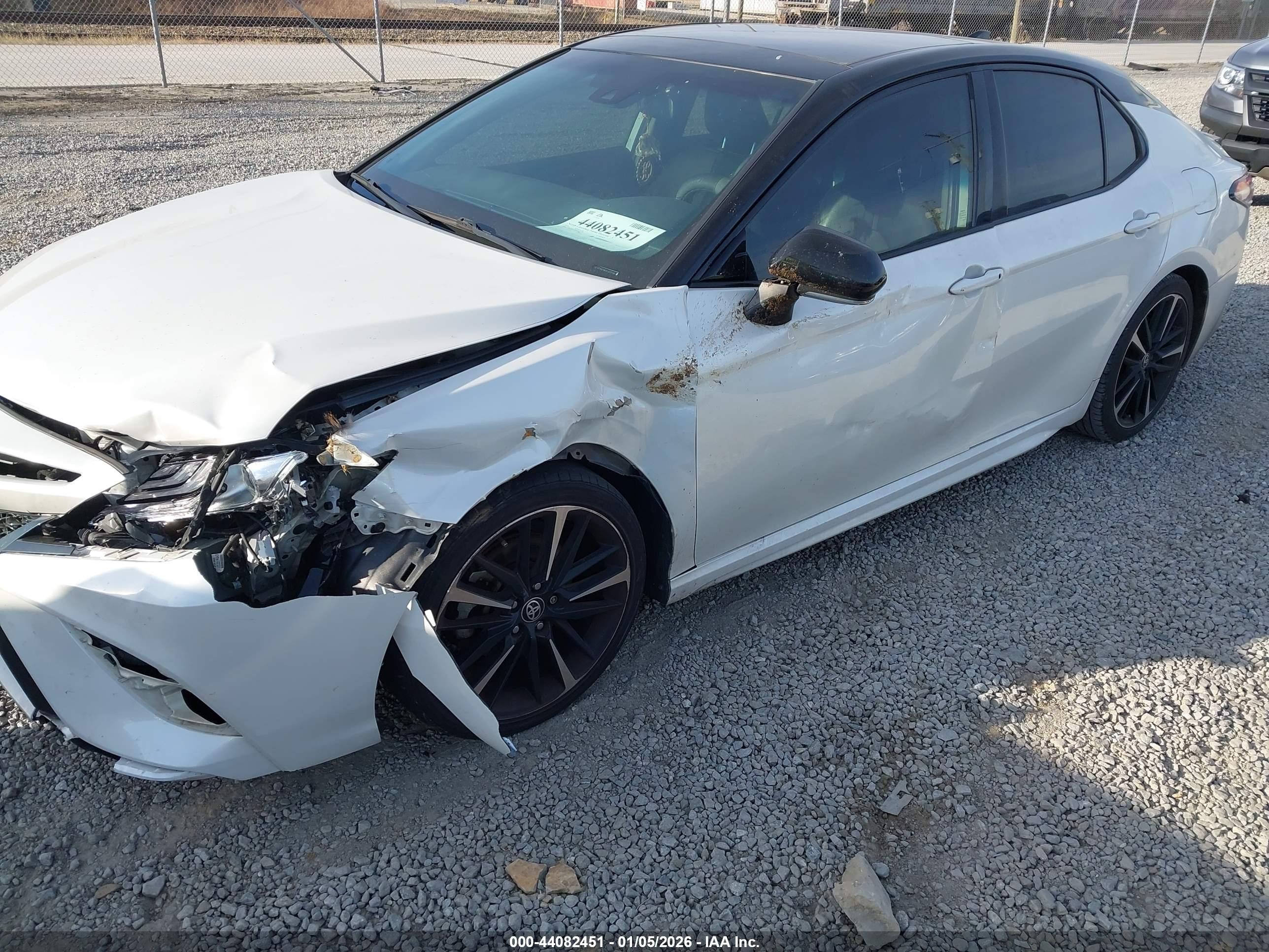 TOYOTA CAMRY image 6