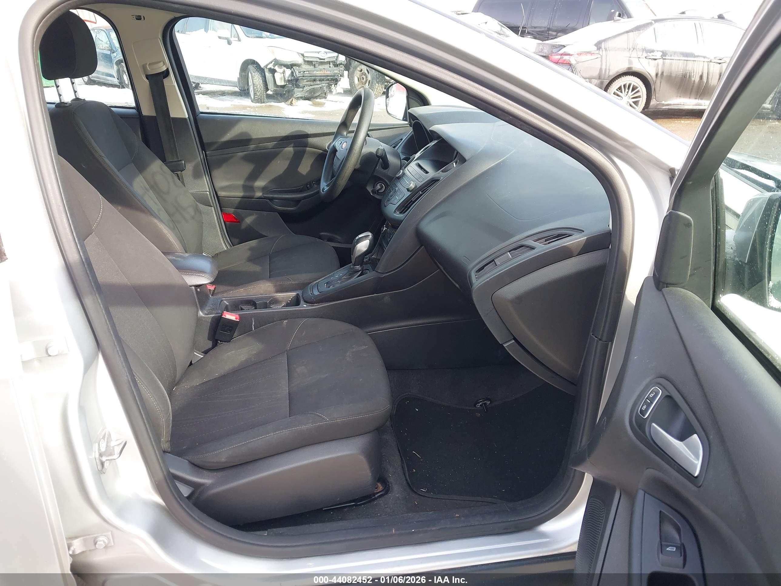 FORD FOCUS image 5