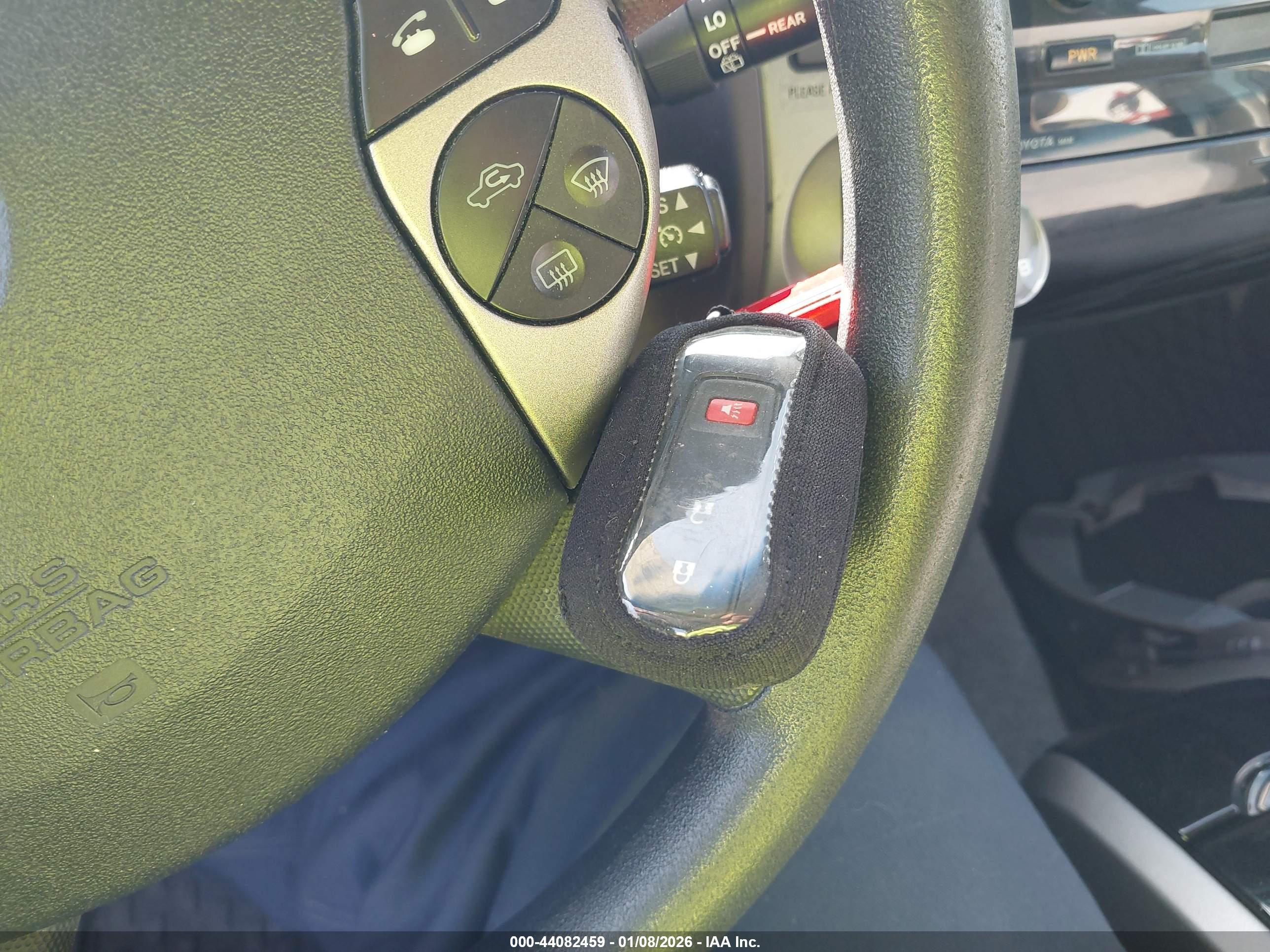 TOYOTA PRIUS image 11