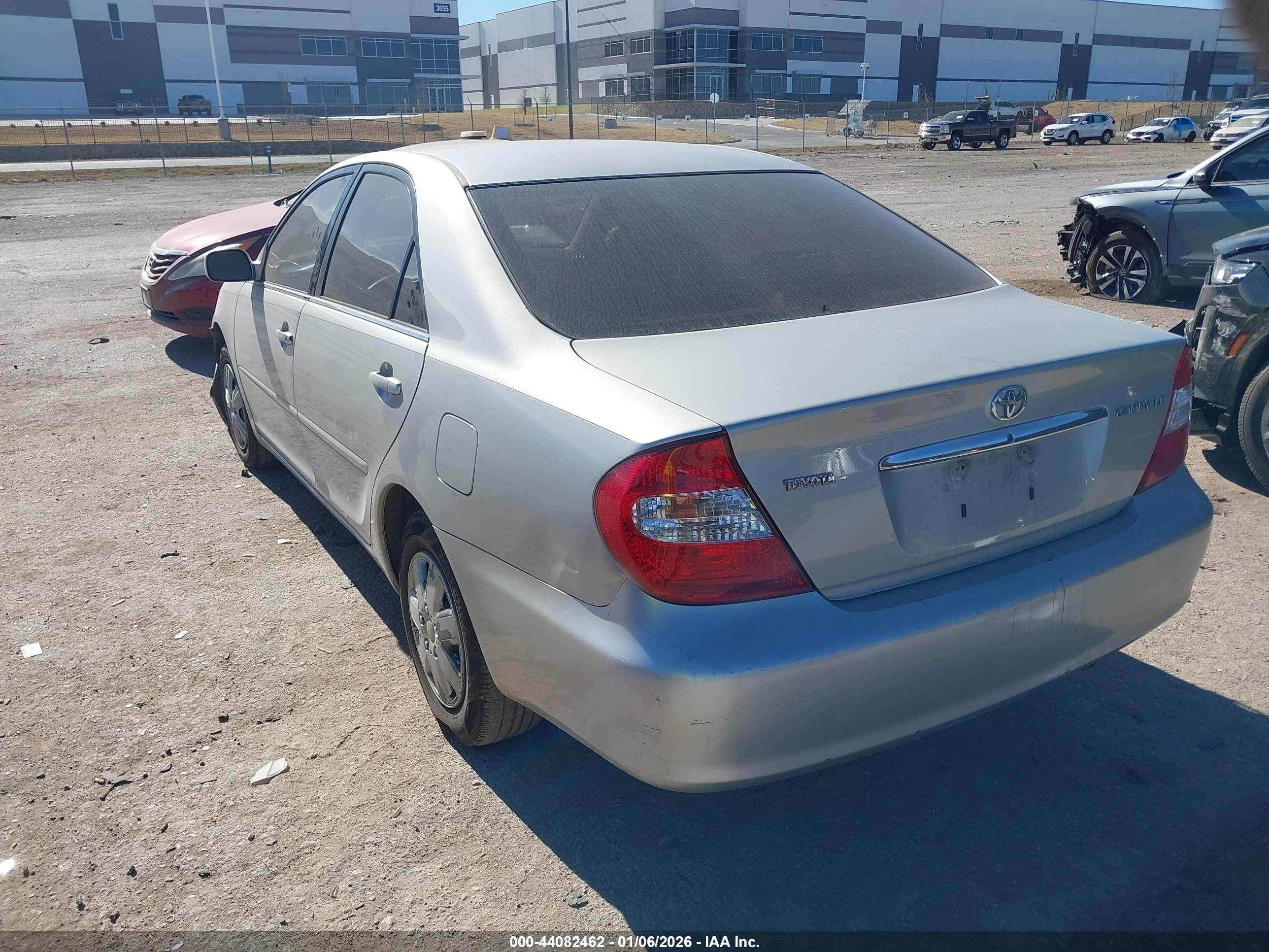 TOYOTA CAMRY image 3