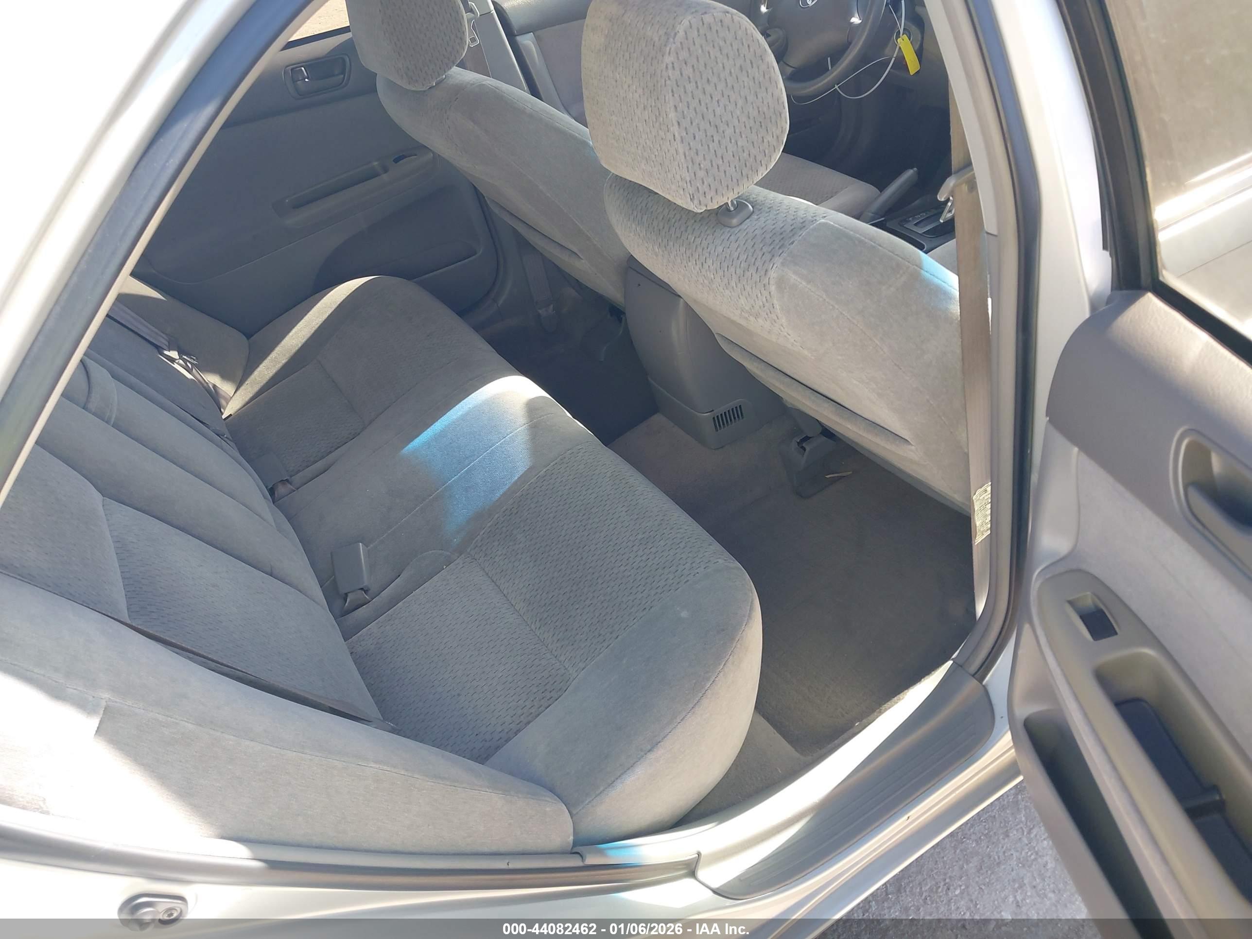 TOYOTA CAMRY image 8