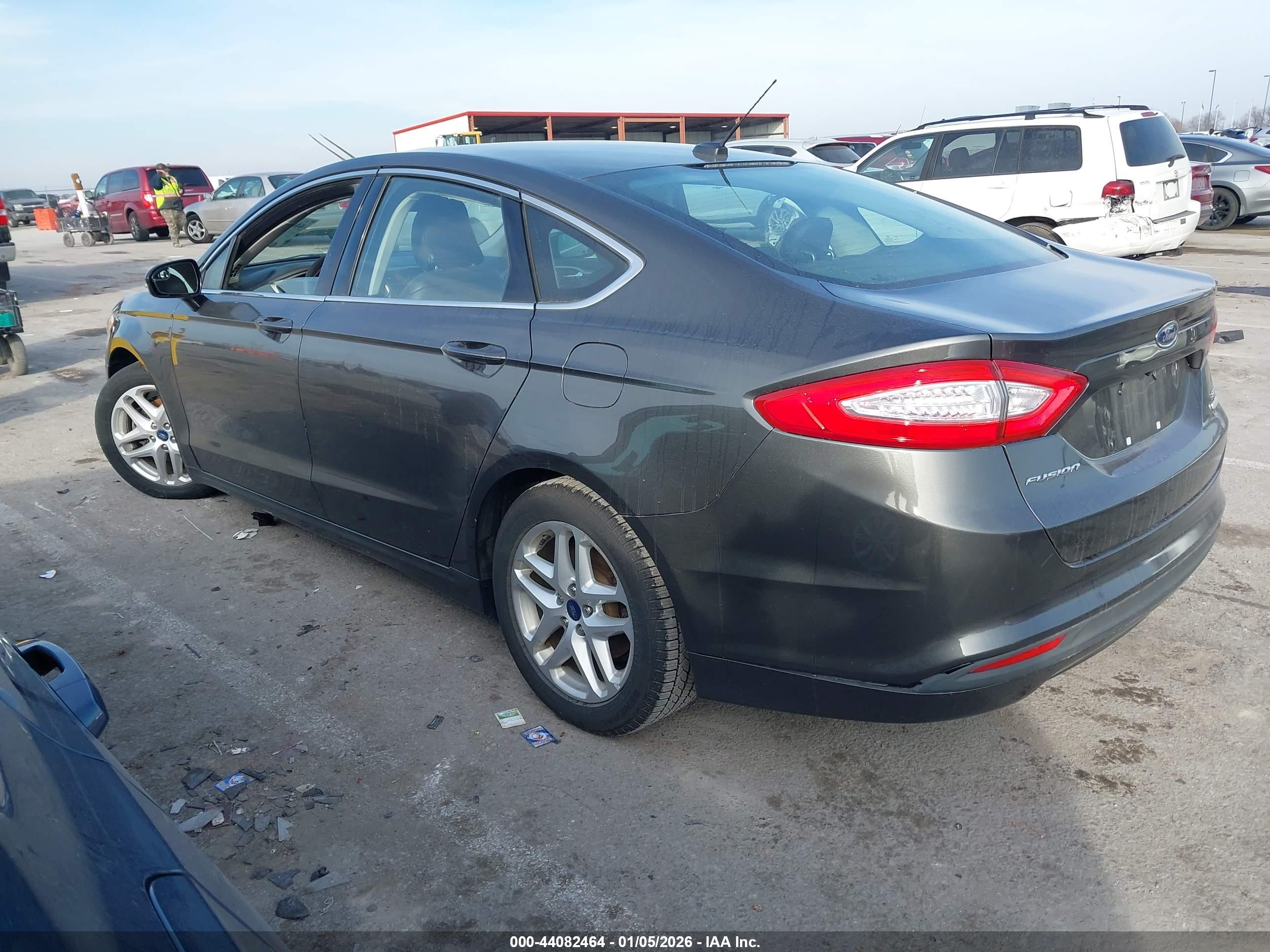 FORD FUSION image 3