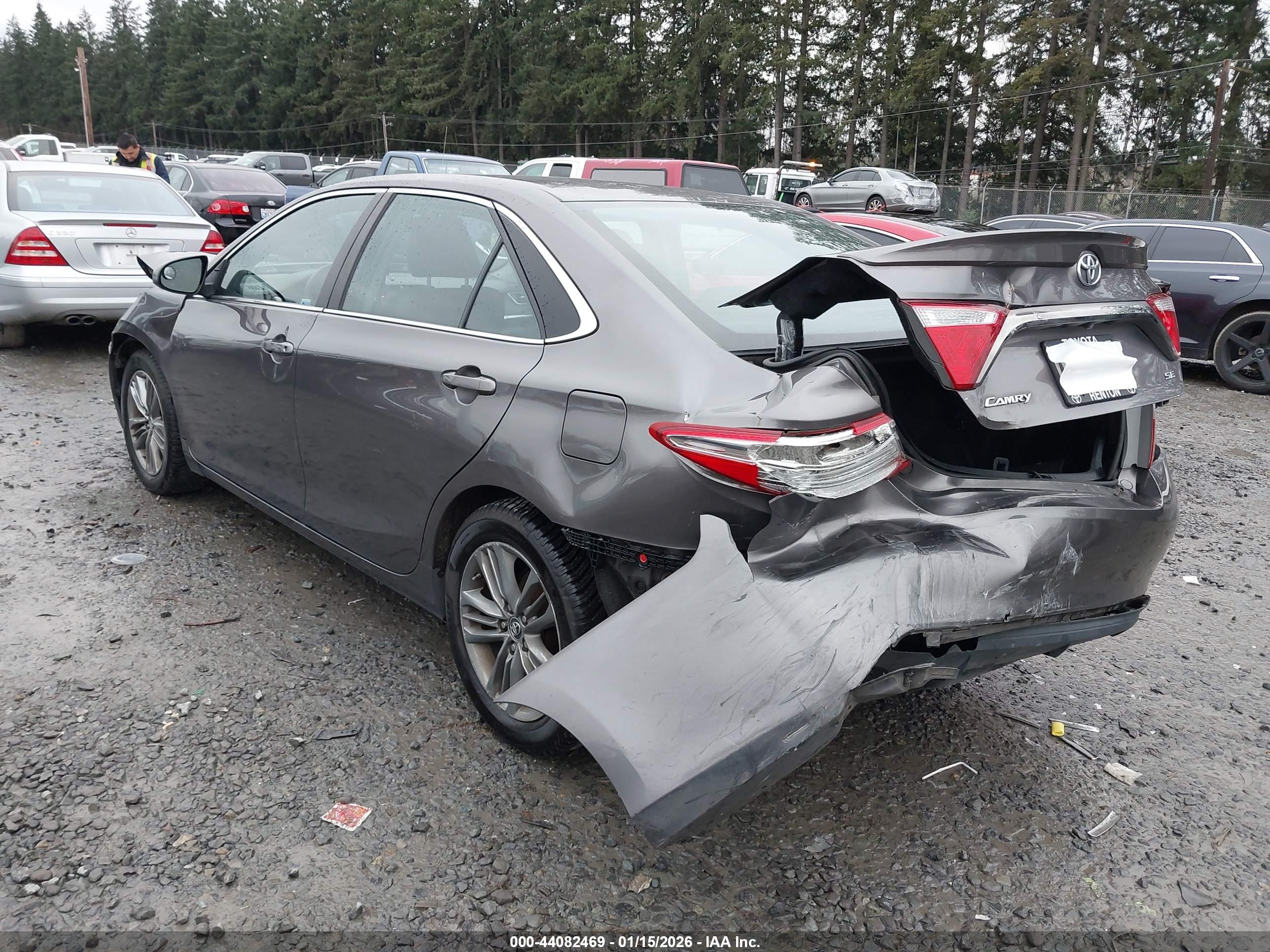 TOYOTA CAMRY image 3