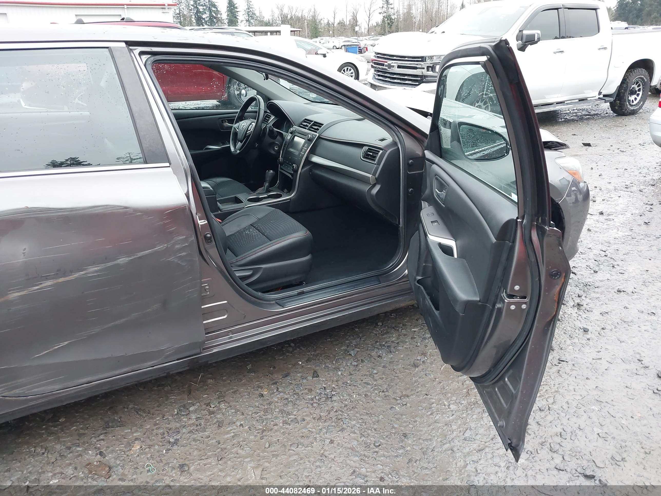 TOYOTA CAMRY image 5