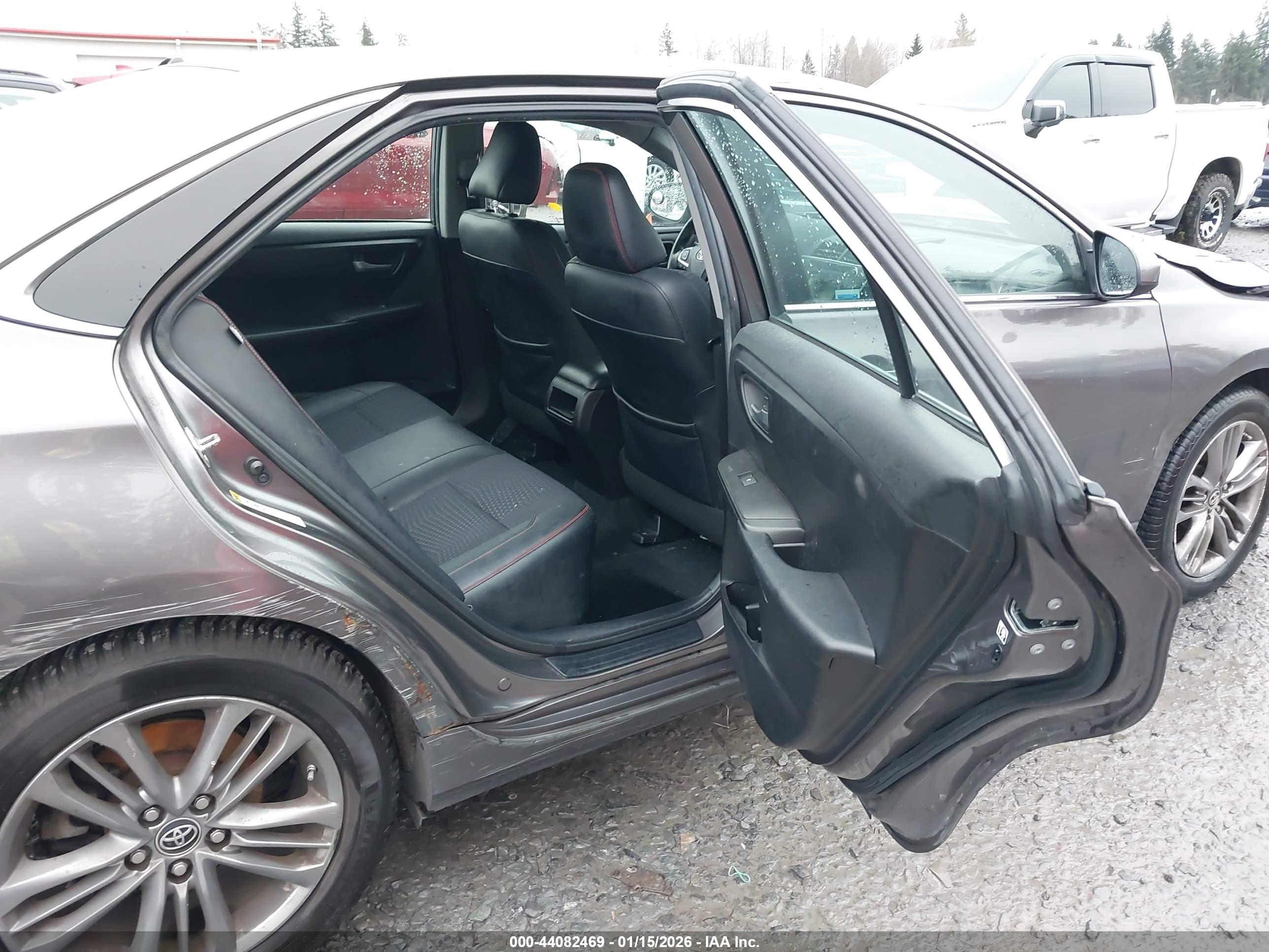 TOYOTA CAMRY image 8