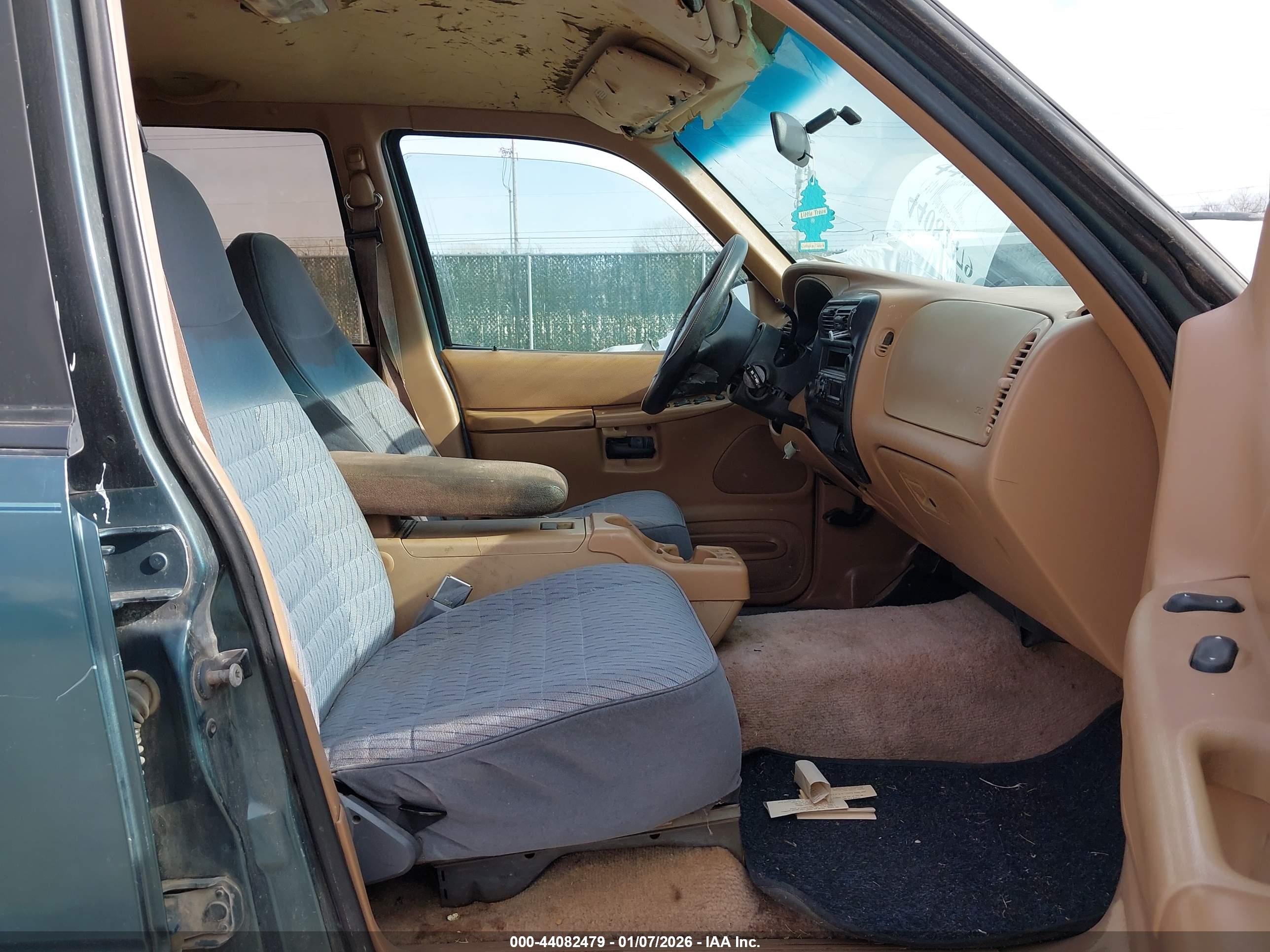 FORD EXPLORER image 5