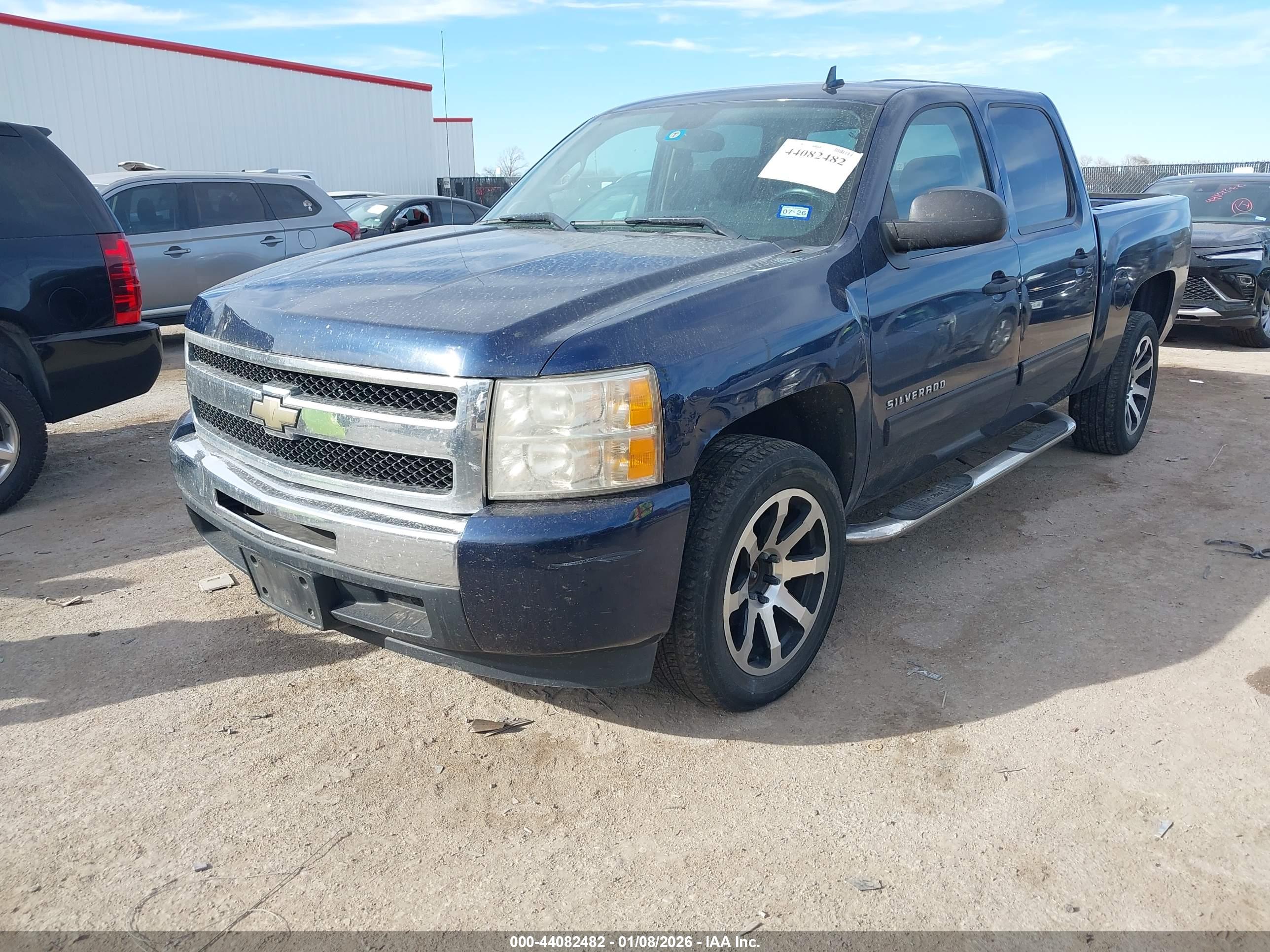 CHEVROLET SILVERADO image 2