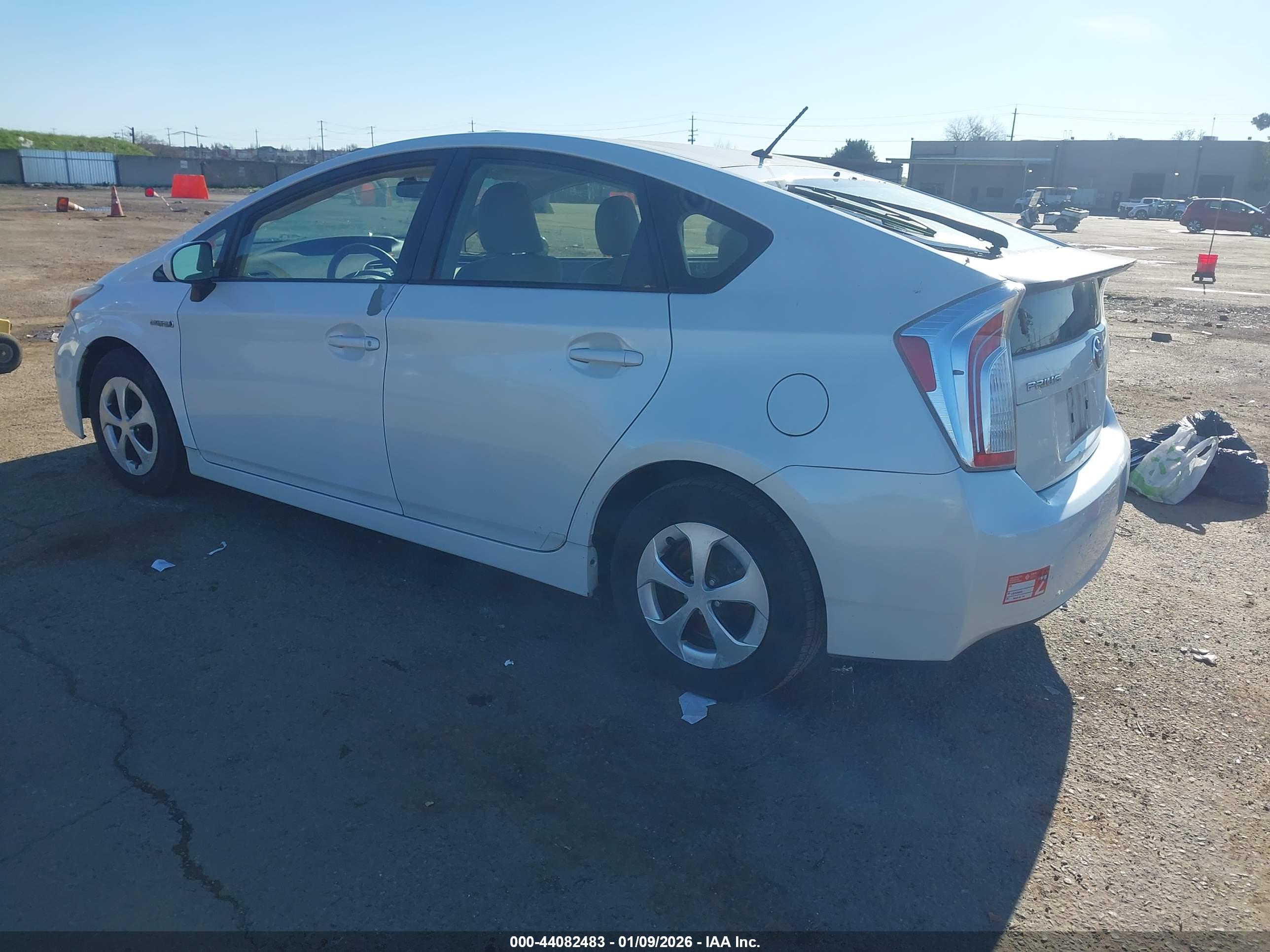 TOYOTA PRIUS image 3