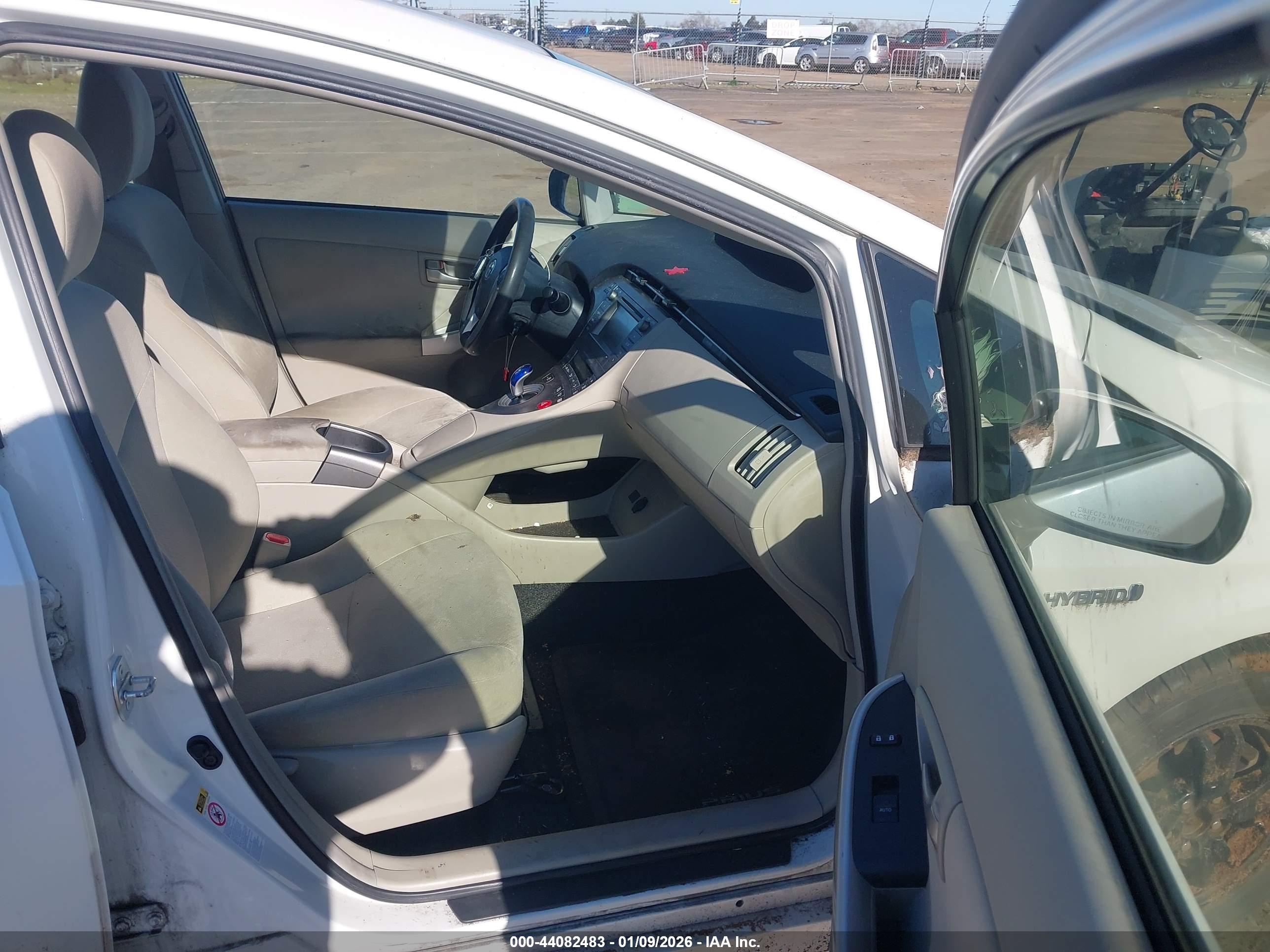 TOYOTA PRIUS image 5