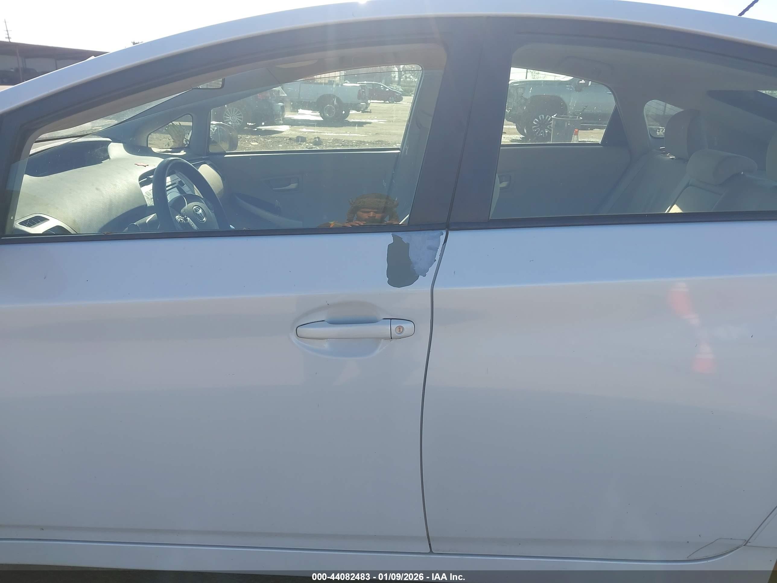 TOYOTA PRIUS image 6