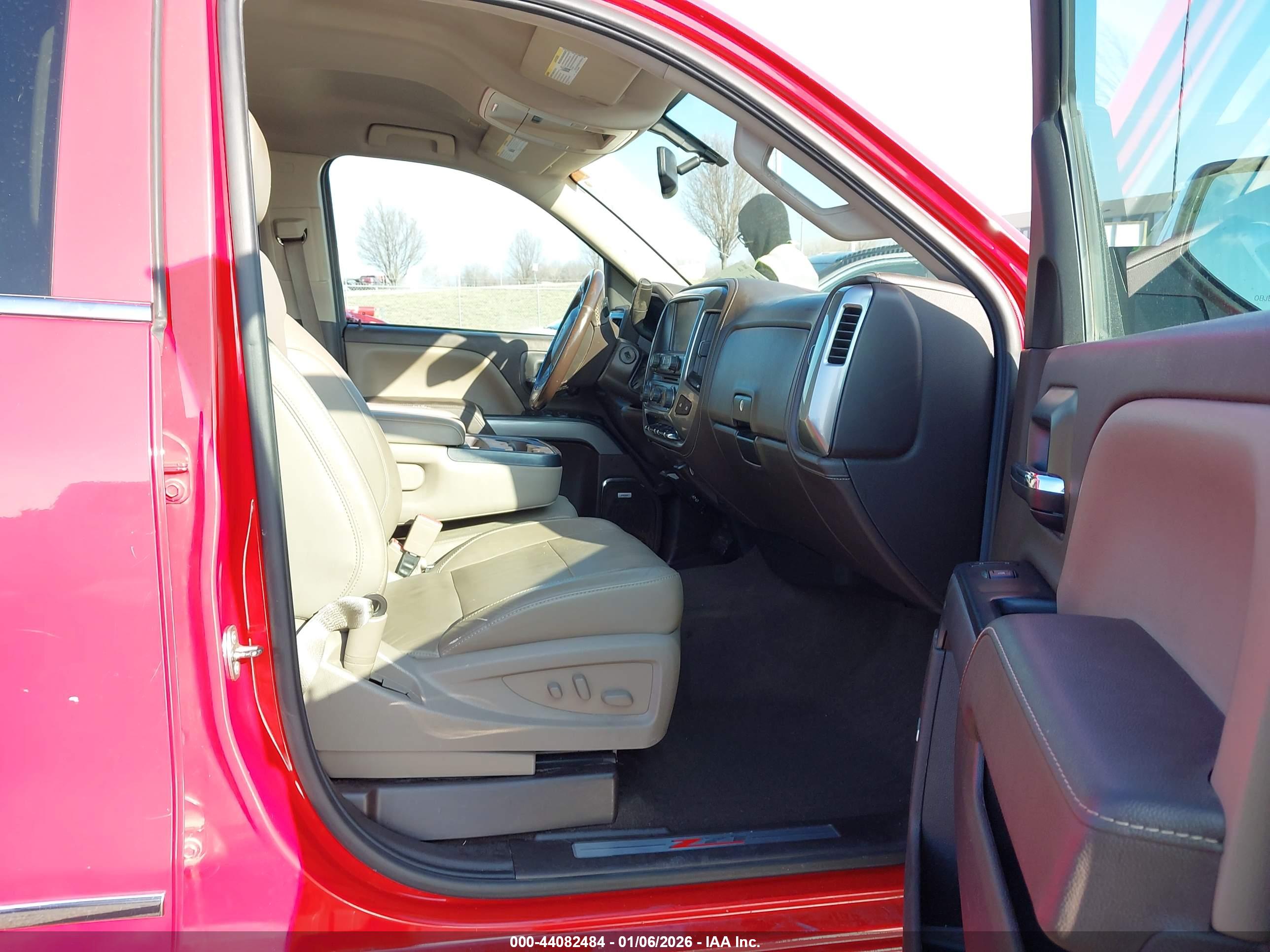 CHEVROLET SILVERADO image 5